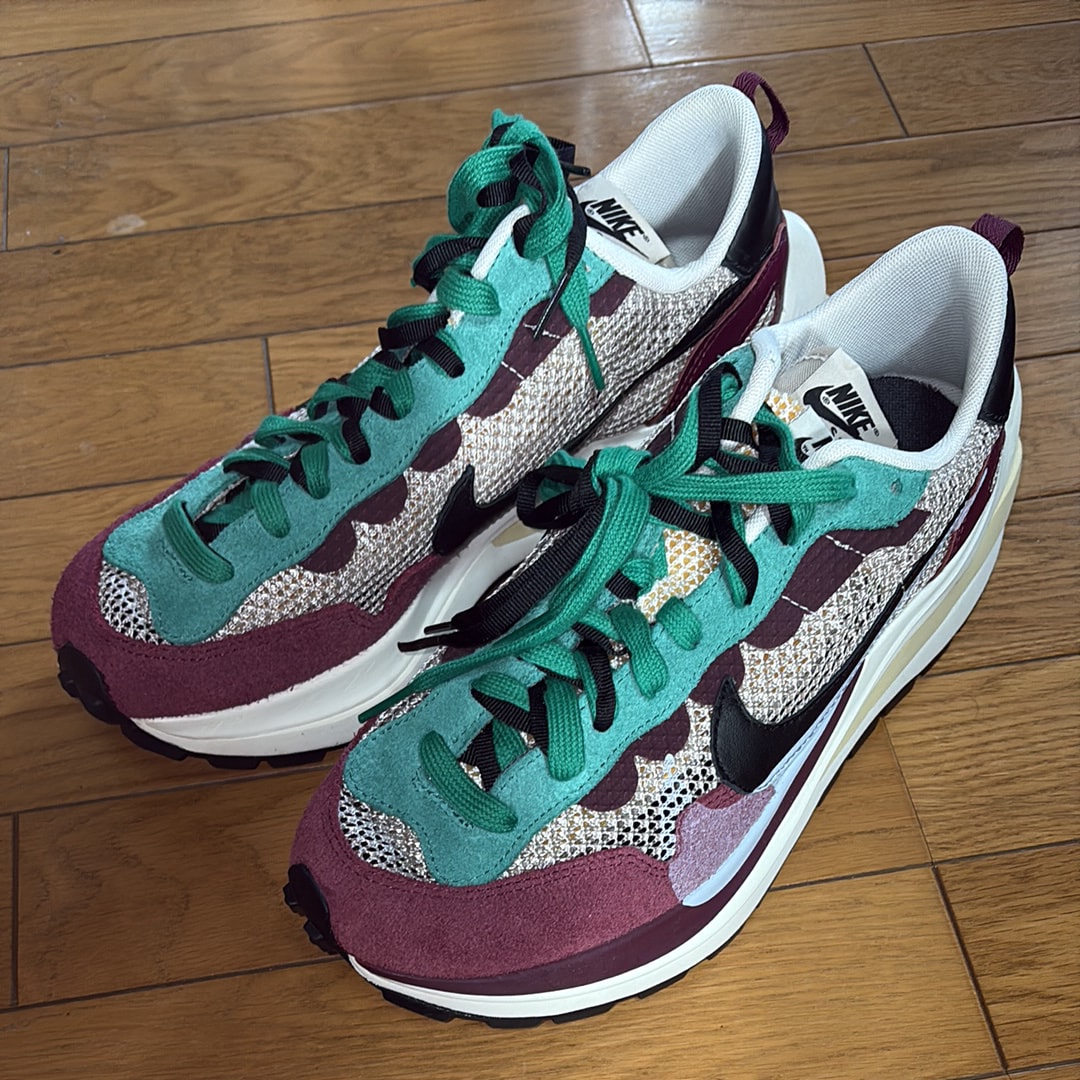 sacai × Nike Vapor Waffle "String/Red/Green"