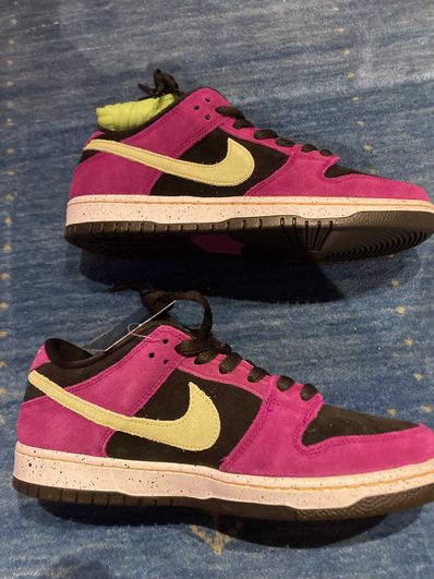 Nike SB Dunk Low "Red Plum"