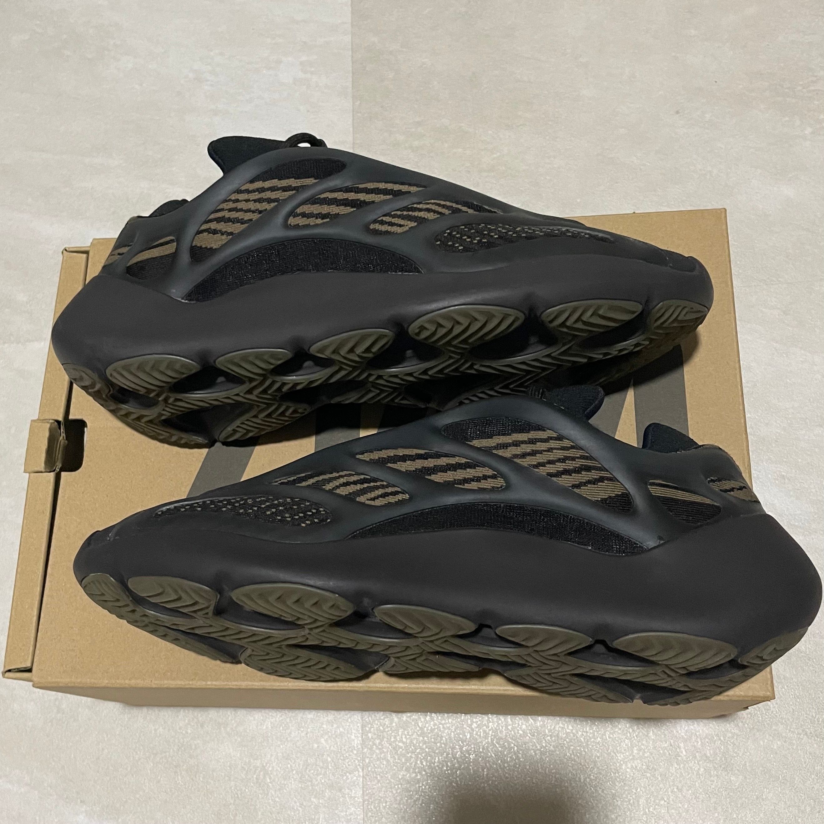 adidas YEEZY 700V3 "Clay Brown"