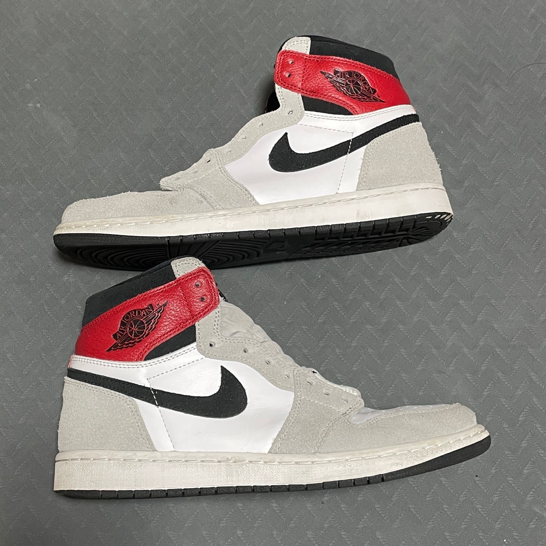 Nike Air Jordan 1 High OG "White/Black/Light Smoke Grey"
