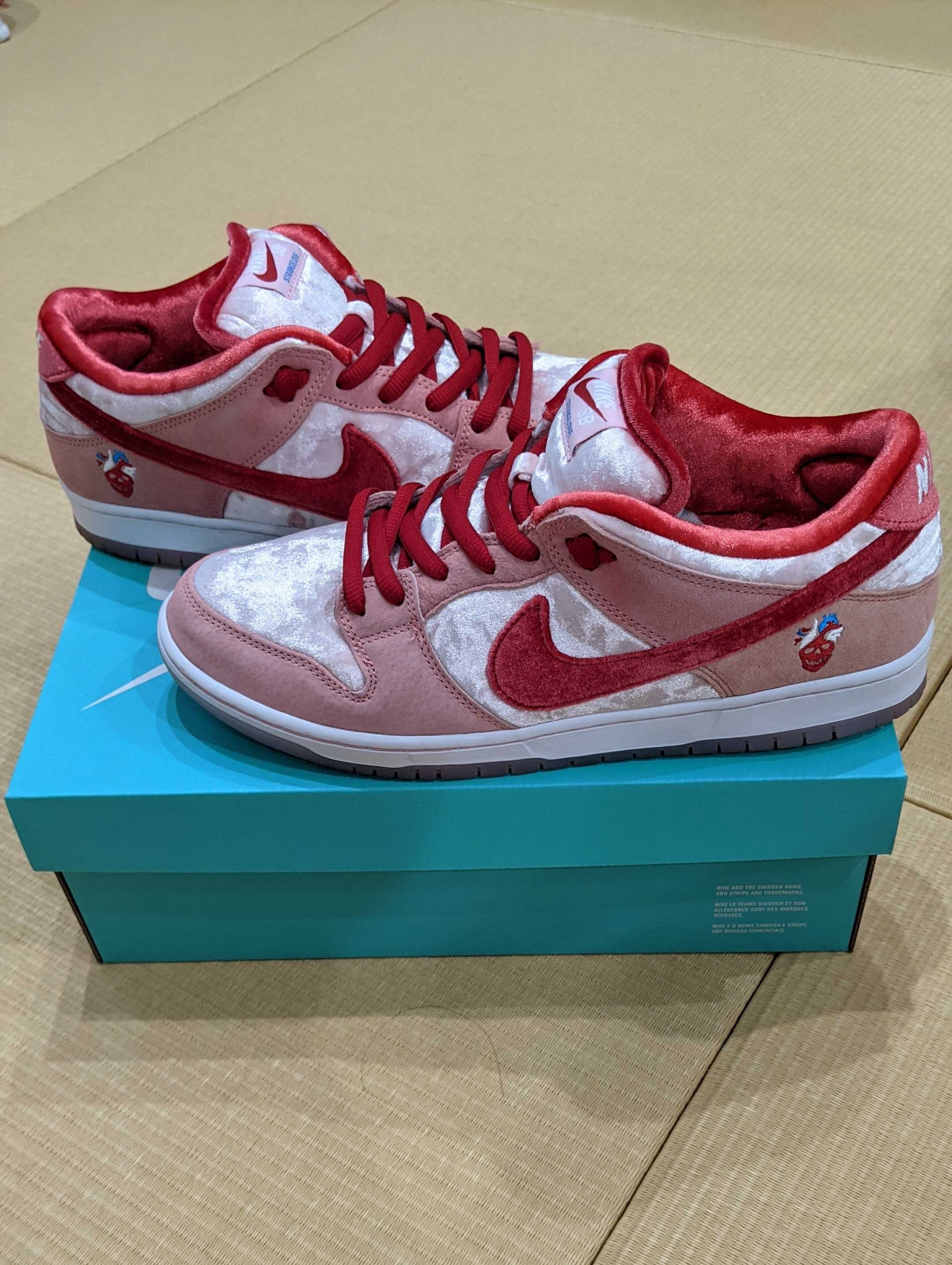 Strangelove × Nike SB Dunk Low "Valentine’s Day"