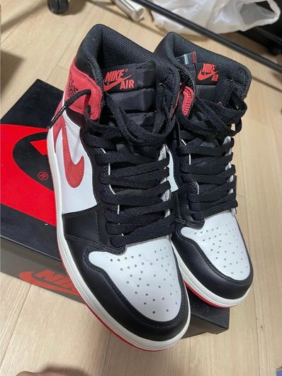 NIKE AIR JORDAN 1 RETRO HIGH "TRACK RED"