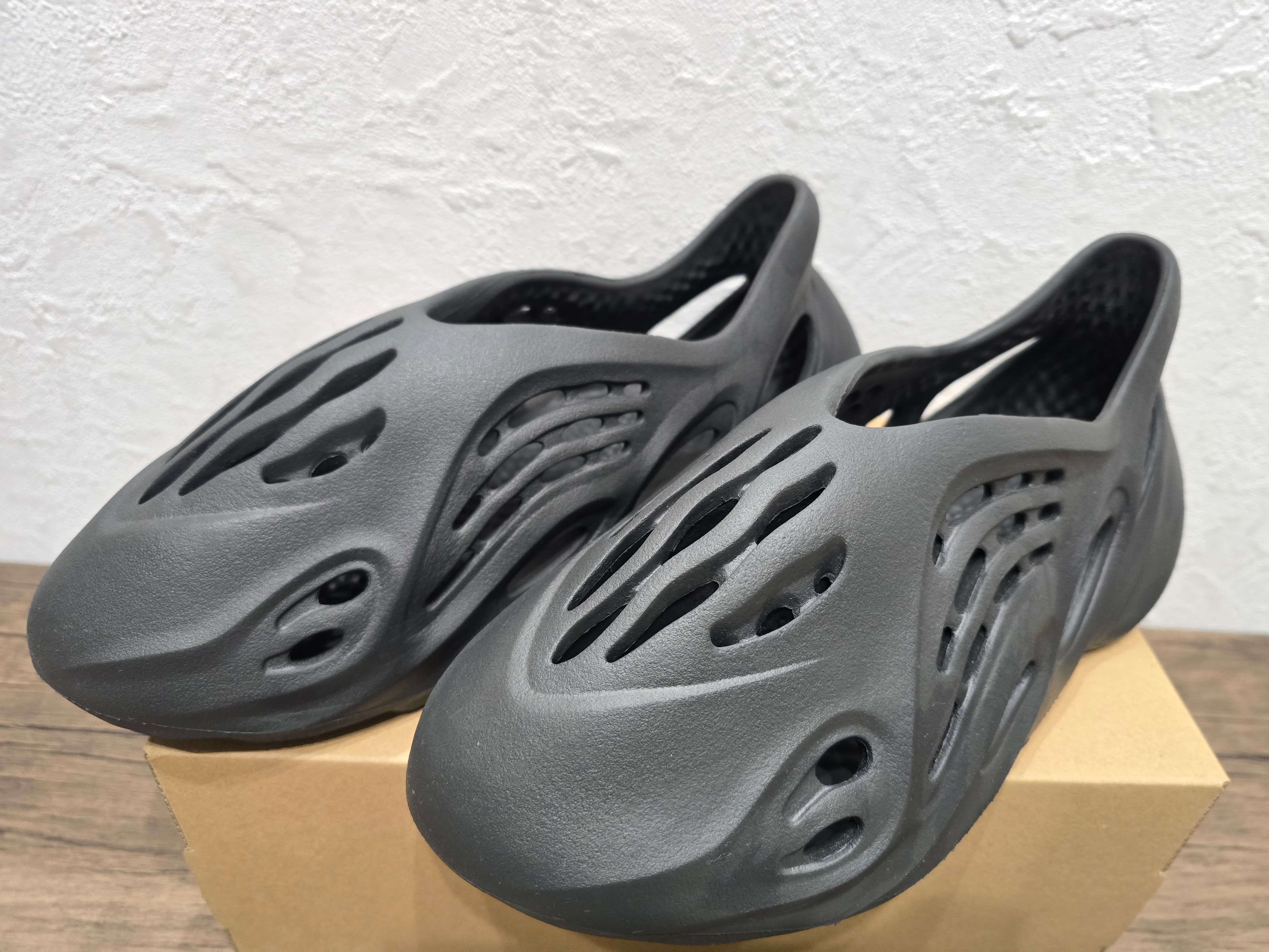 adidas YEEZY Foam Runner "Onyx"