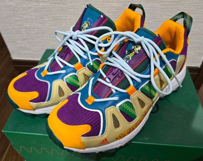 Sean Wotherspoon × Disney × adidas Superturf Adventure "Jiminy Cricket" (atmos Exclusive with a Carabiner)