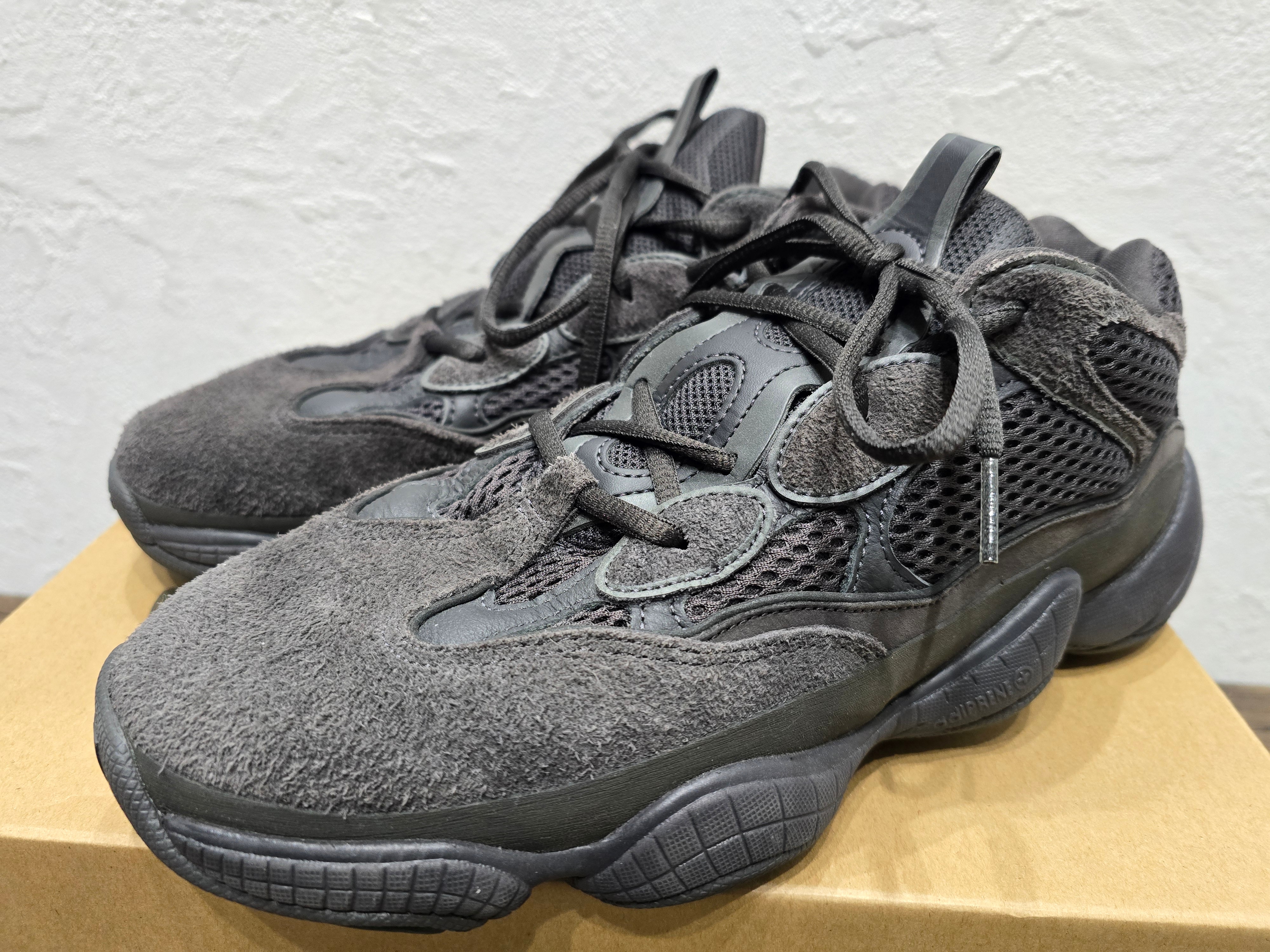 アディダス イージー500 "ユーティリティ ブラック"