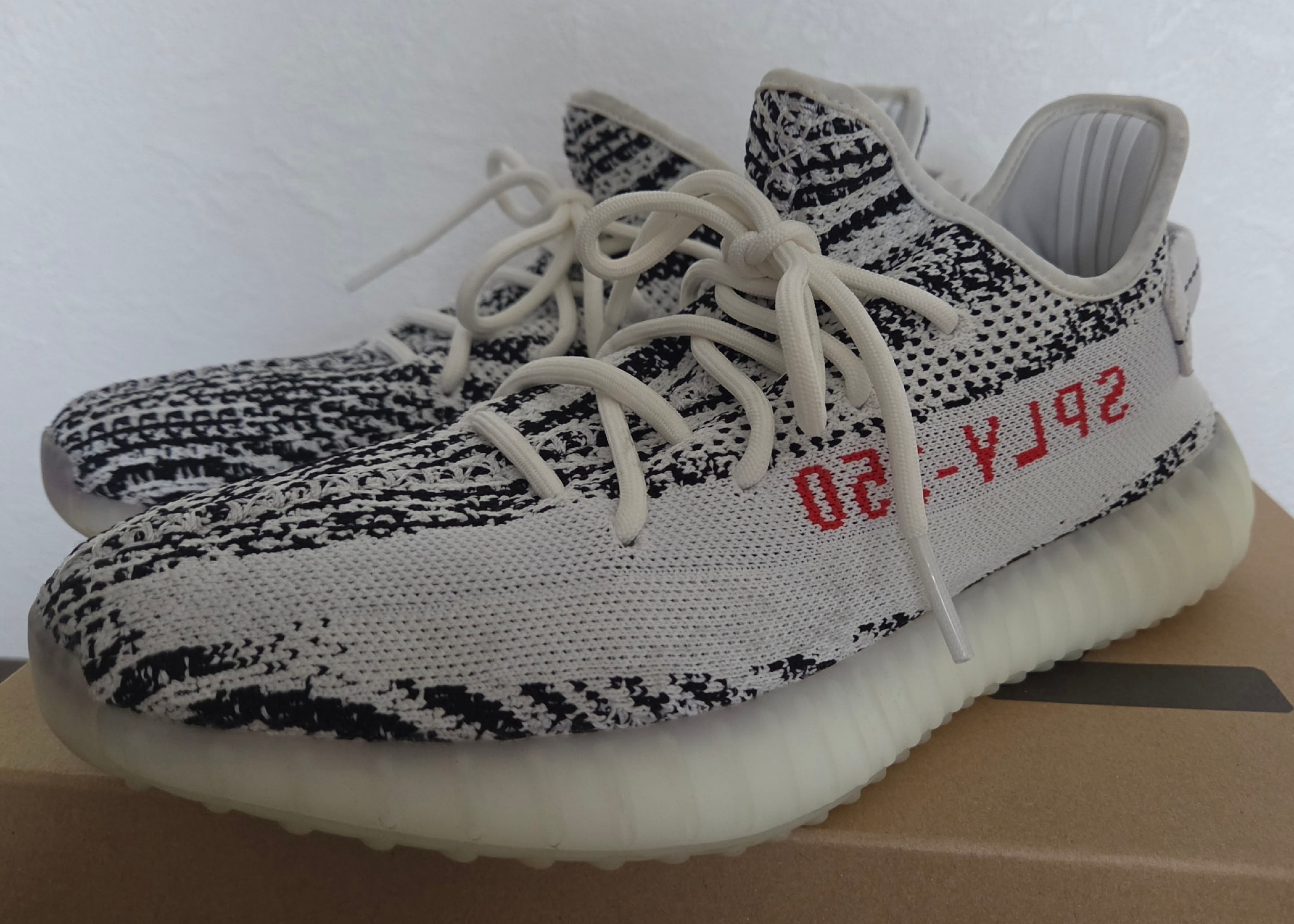 adidas YEEZY Boost 350 V2 "Zebra"