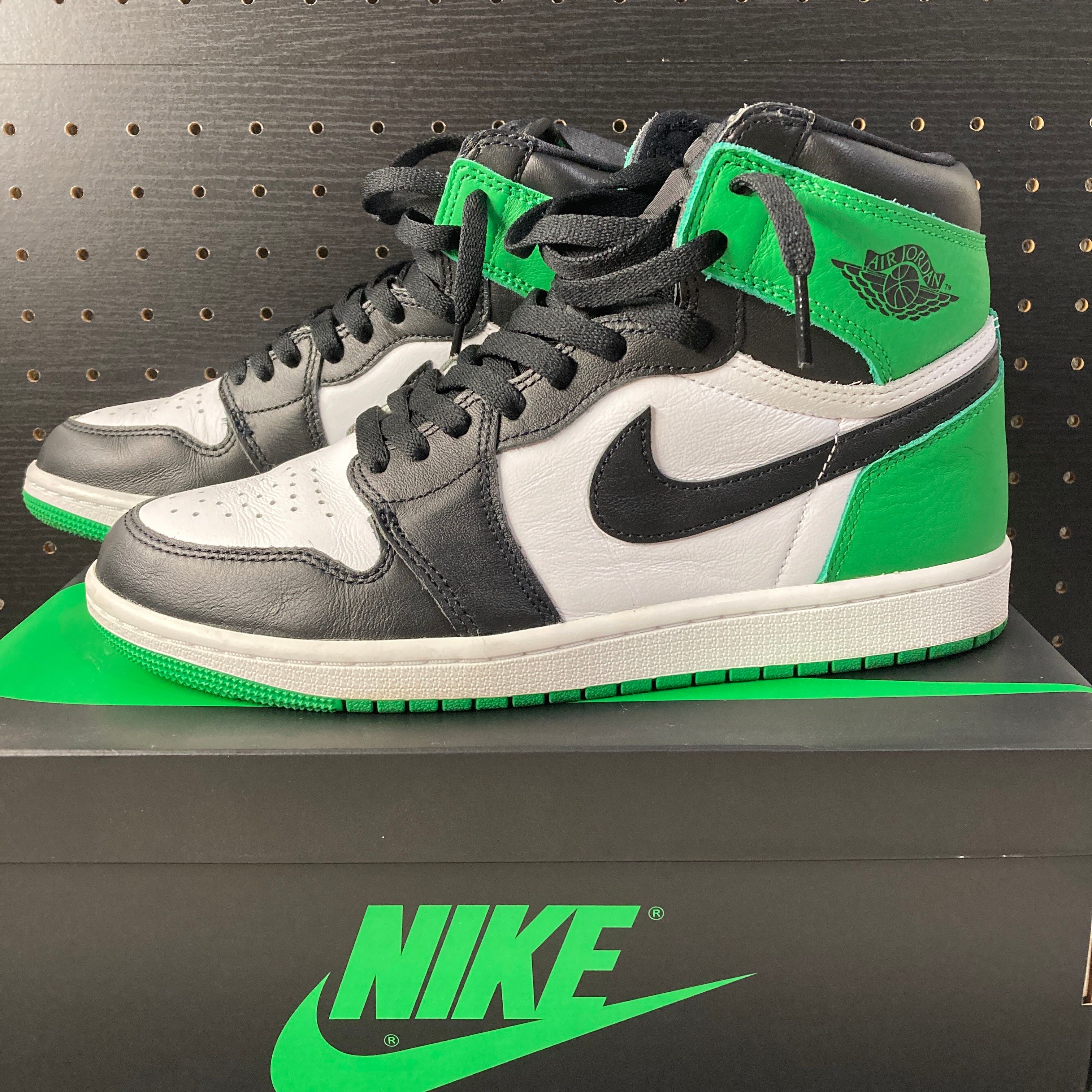 Nike Air Jordan 1 Retro High OG "Celtics/Black and Lucky Green" (2023)