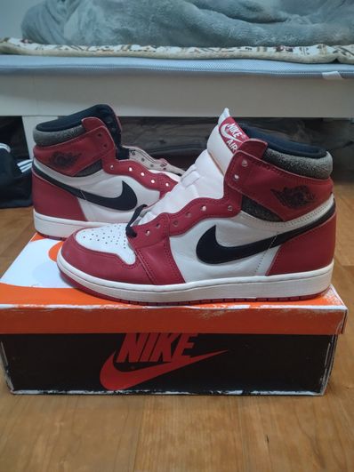 Nike Air Jordan 1 High OG "Lost & Found/Chicago"