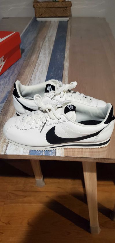 NIKE CORTEZ BASIC LEATHER "WHITE/BLACK"