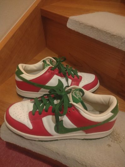 Nike Dunk Low LTD "White/Classic Green/Sport Red"