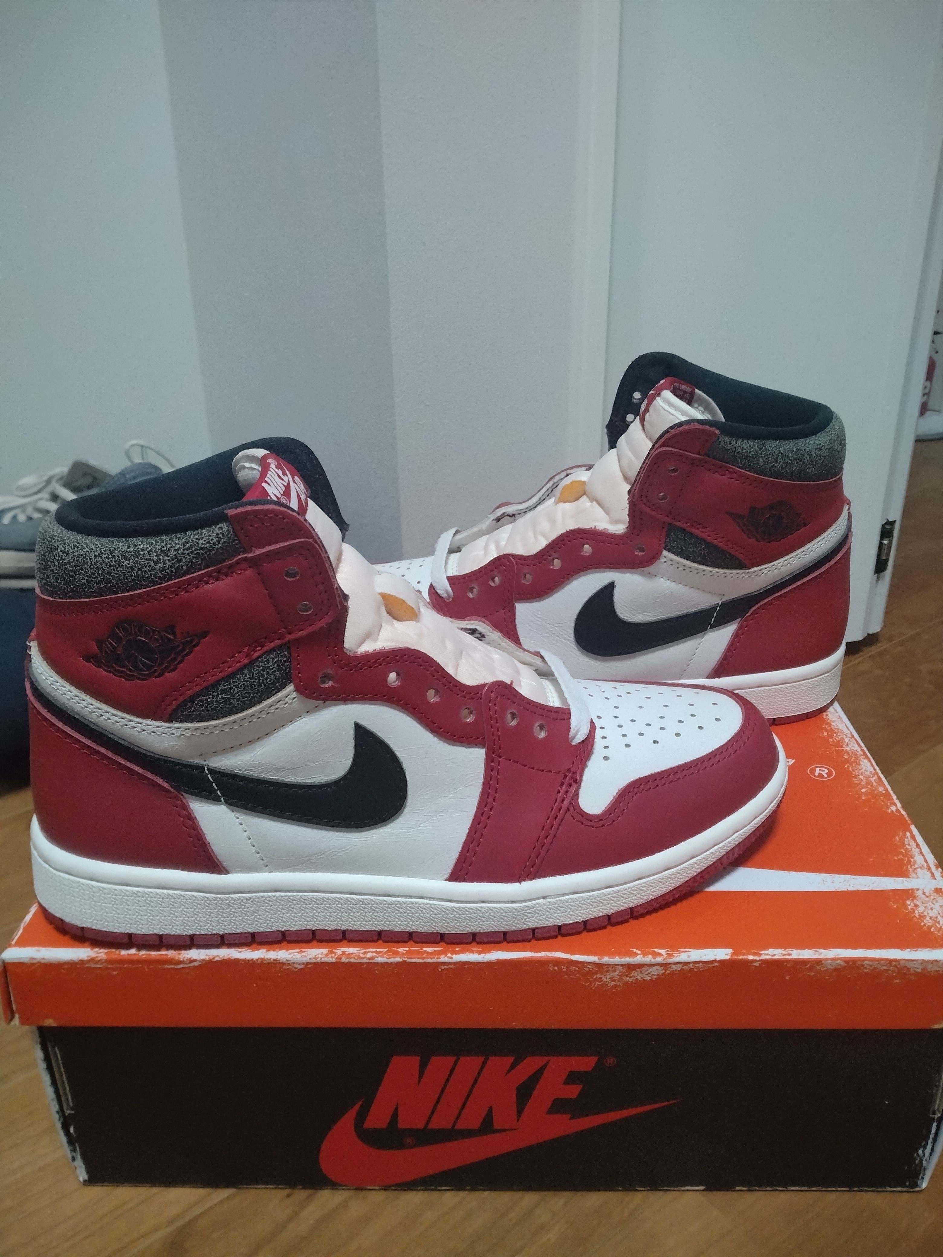 Nike Air Jordan 1 High OG "Lost & Found/Chicago"