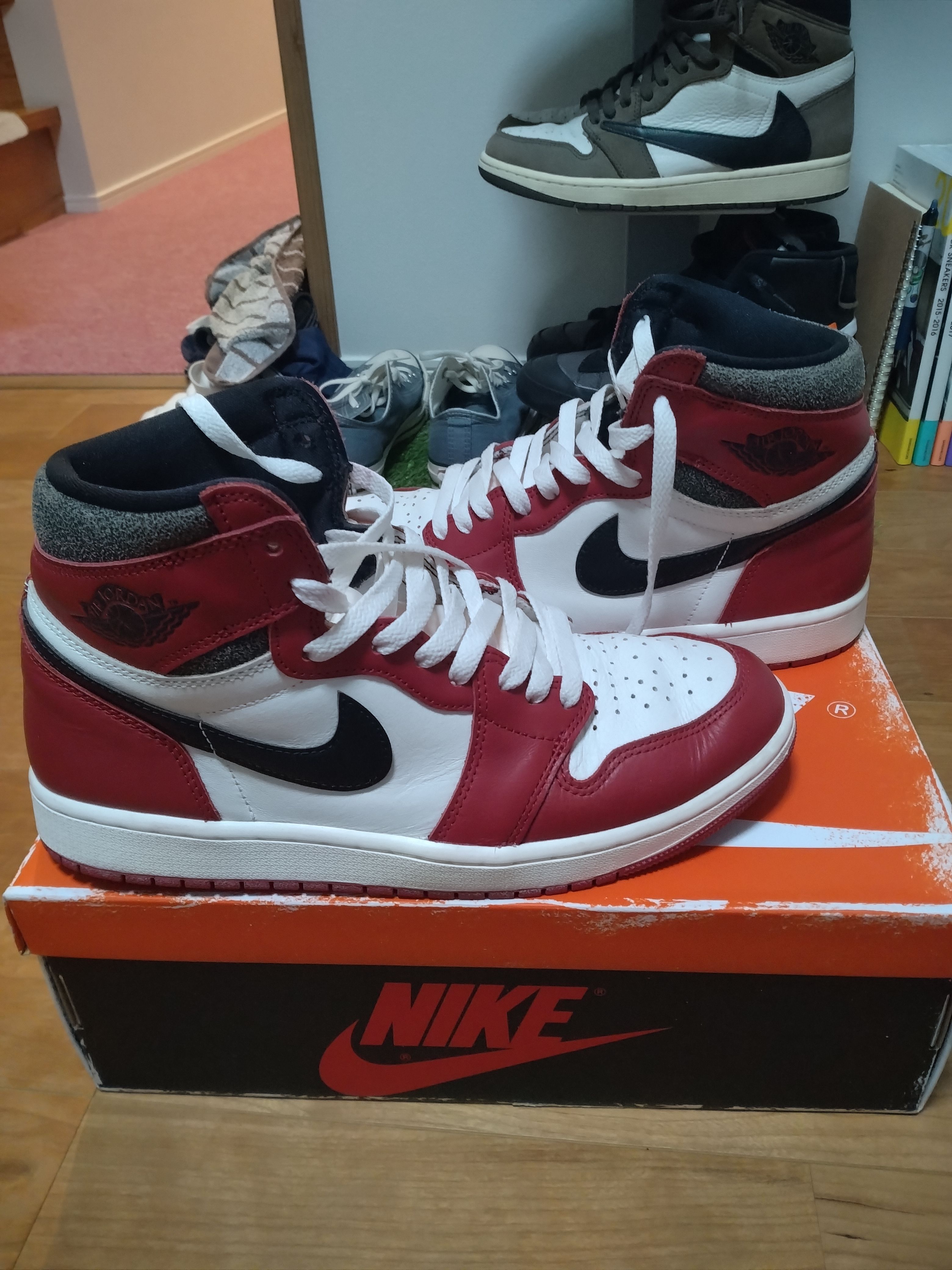 Nike Air Jordan 1 High OG "Lost & Found/Chicago"