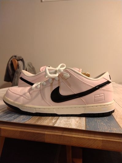 Nike SB Dunk Low "Pink Box"
