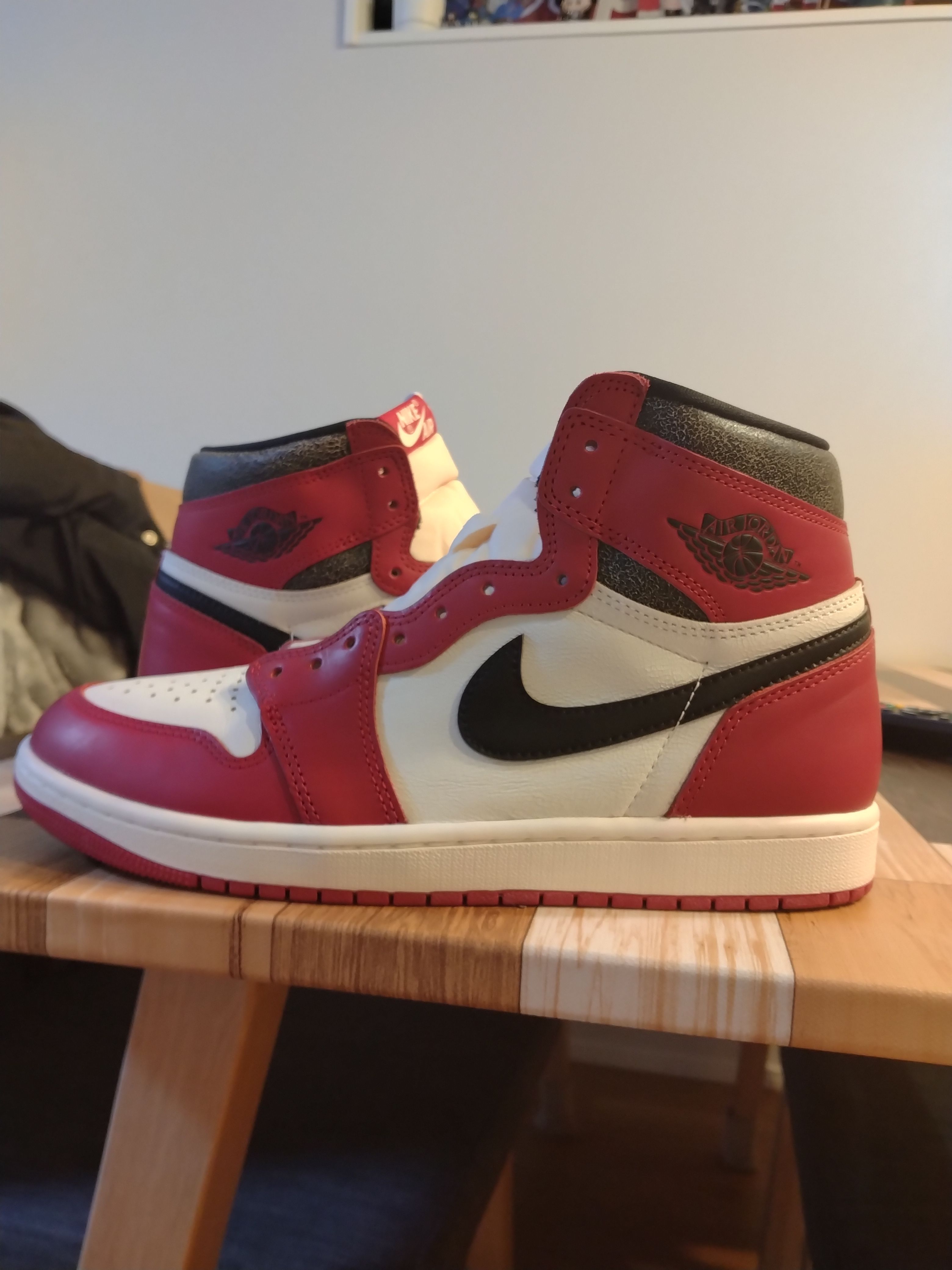 Nike Air Jordan 1 High OG "Lost & Found/Chicago"