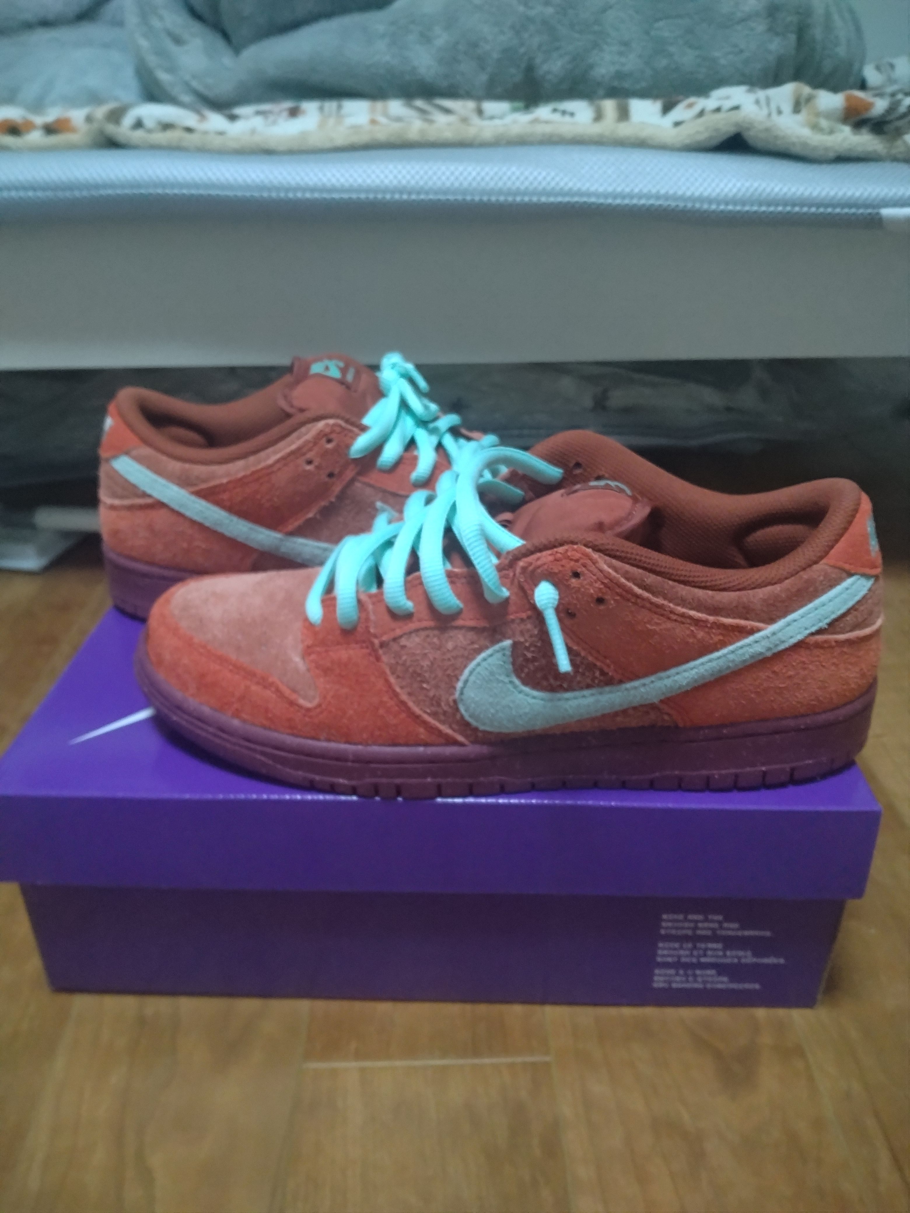 Nike SB Dunk Low Pro PRM "Mystic Red and Rosewood"