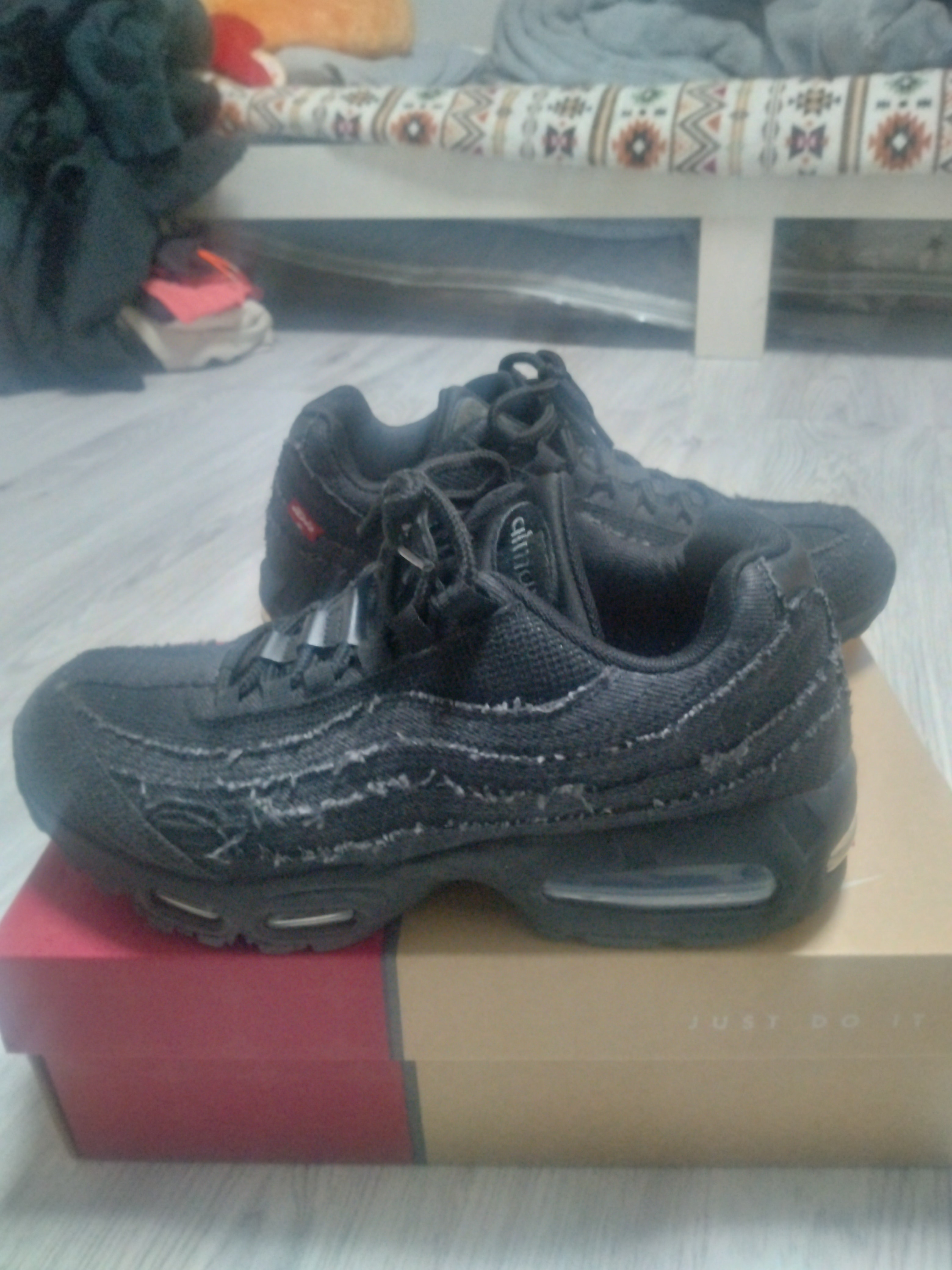 Levi's × Nike Air Max 95 OG "Denim Black"
