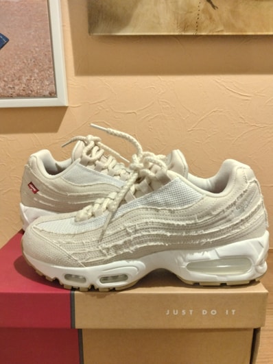 Levi's × Nike Air Max 95 OG "Denim White"