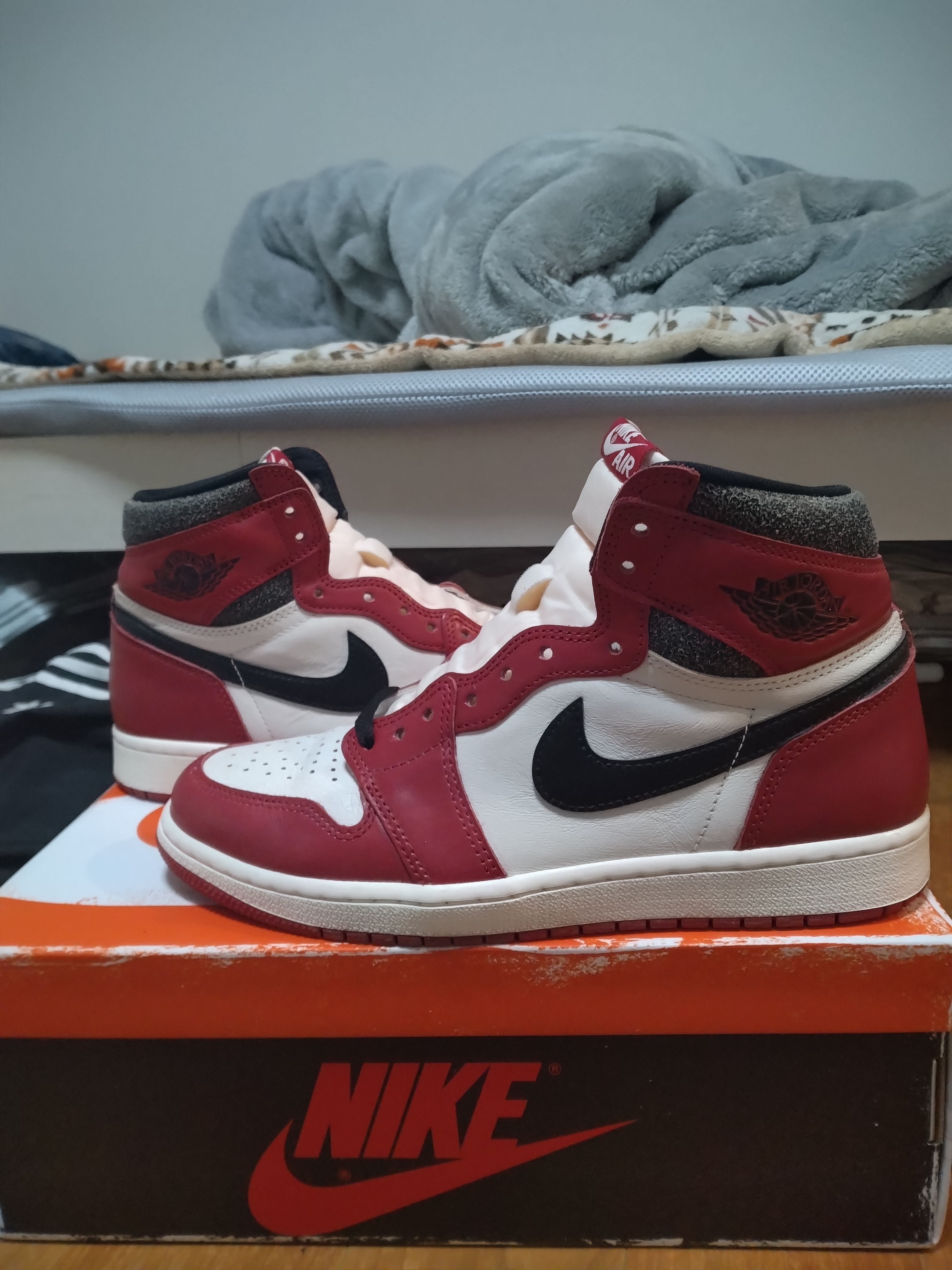 Nike Air Jordan 1 High OG "Lost & Found/Chicago"