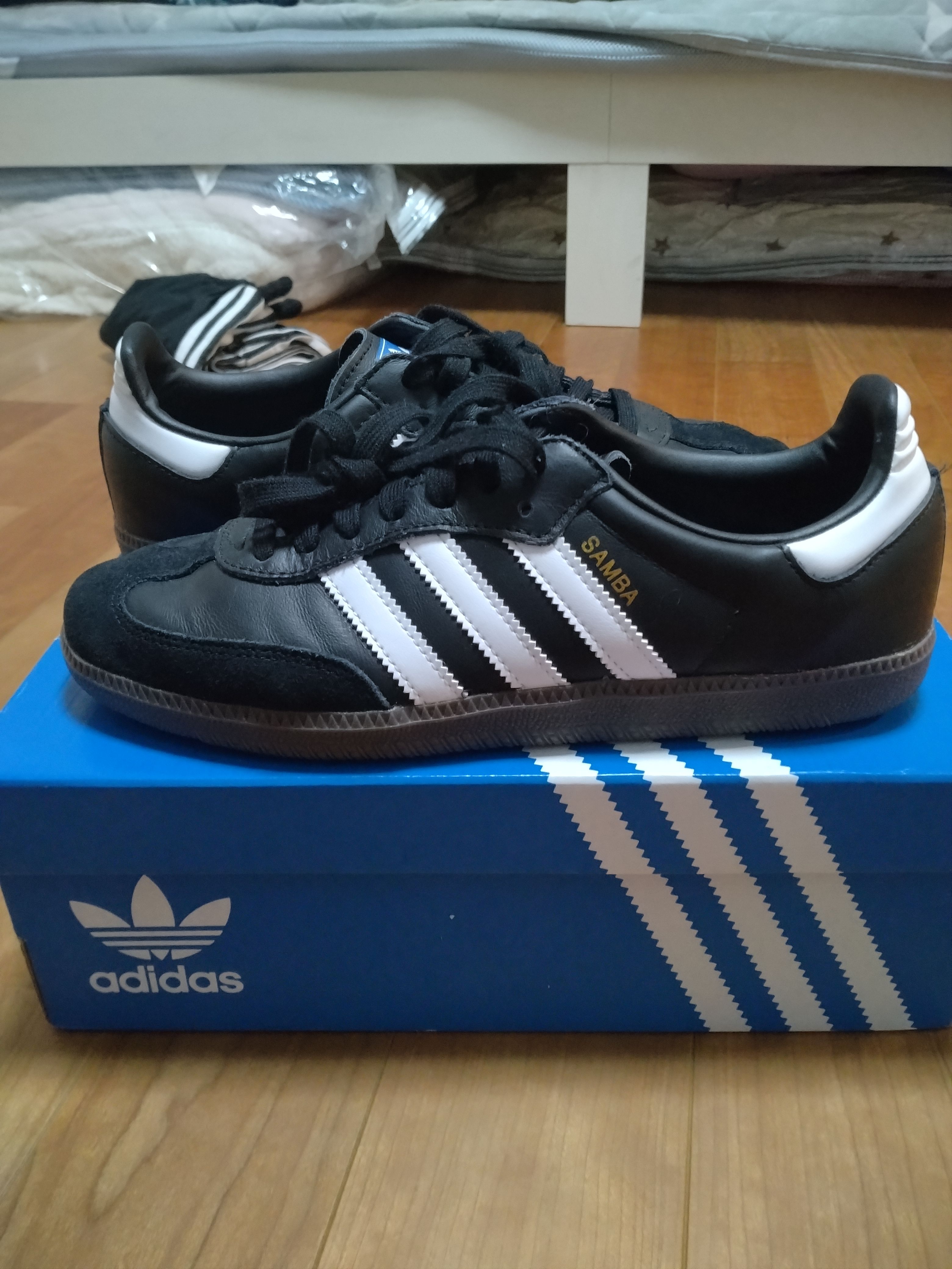 adidas Samba OG "Core Black/Cloud White/Gum"