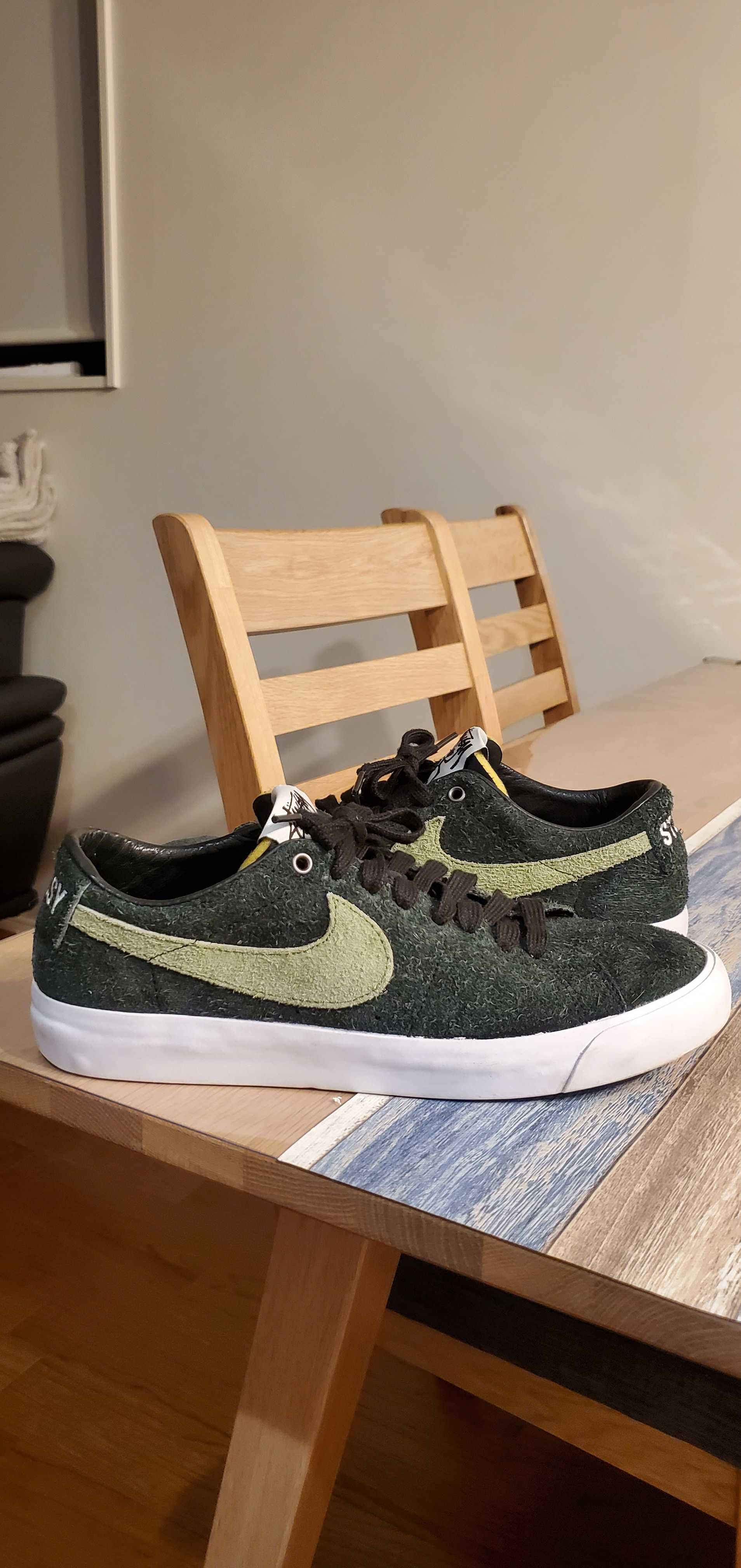 Stussy × Nike SB Blazer Low "Black/Palm Green"
