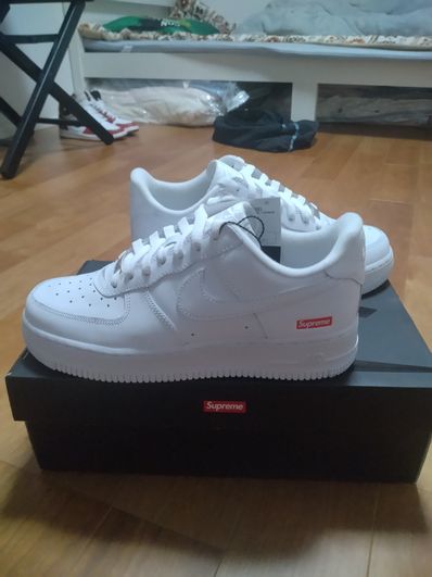 Supreme × Nike Air Force 1 Low "White"
