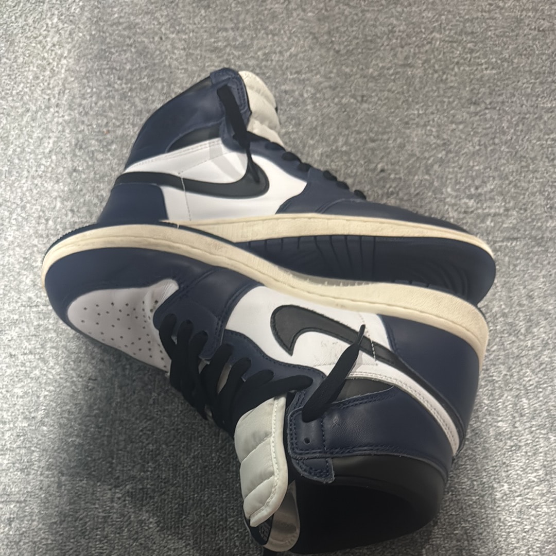 Nike Air Jordan 1 Retro High OG "Midnight Navy"
