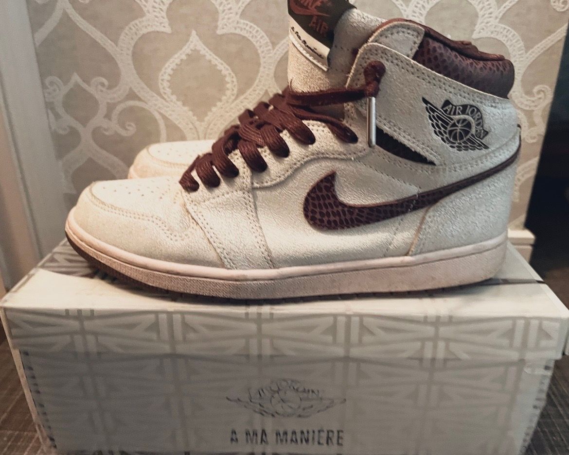 A Ma Maniere × Nike Air Jordan 1 Retro High OG "Sail and Burgundy"
