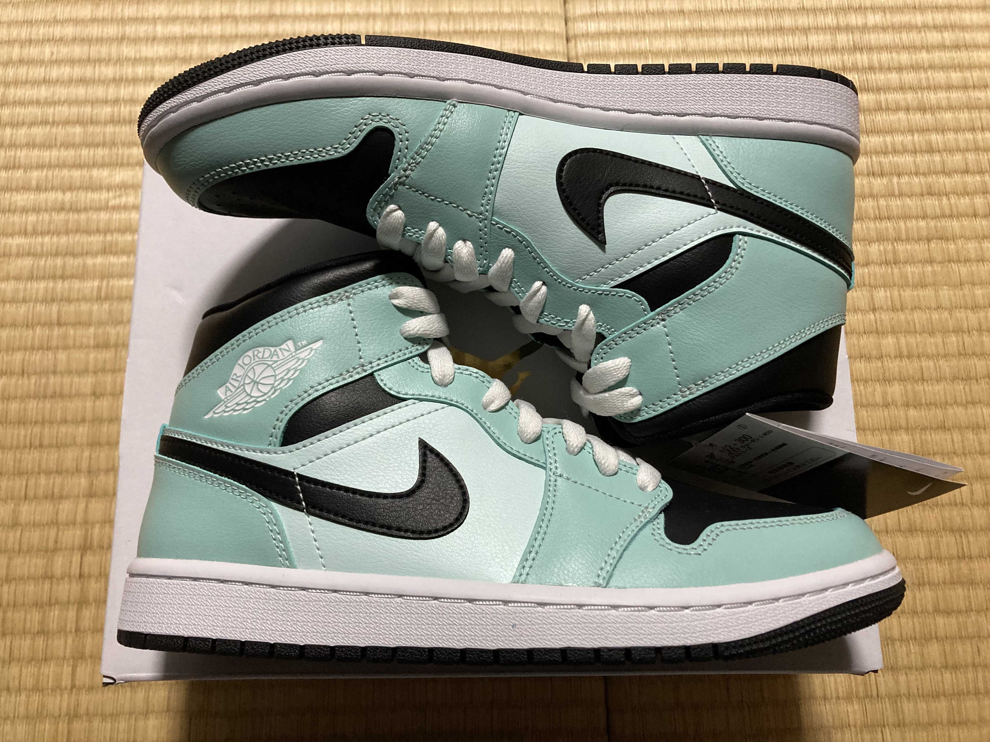 NIKE Women's AIR JORDAN 1 MID "AQUA BLUE"