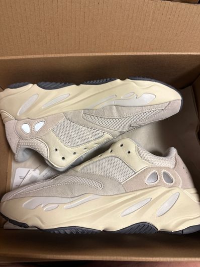 adidas YEEZY Boost 700 "Analog"