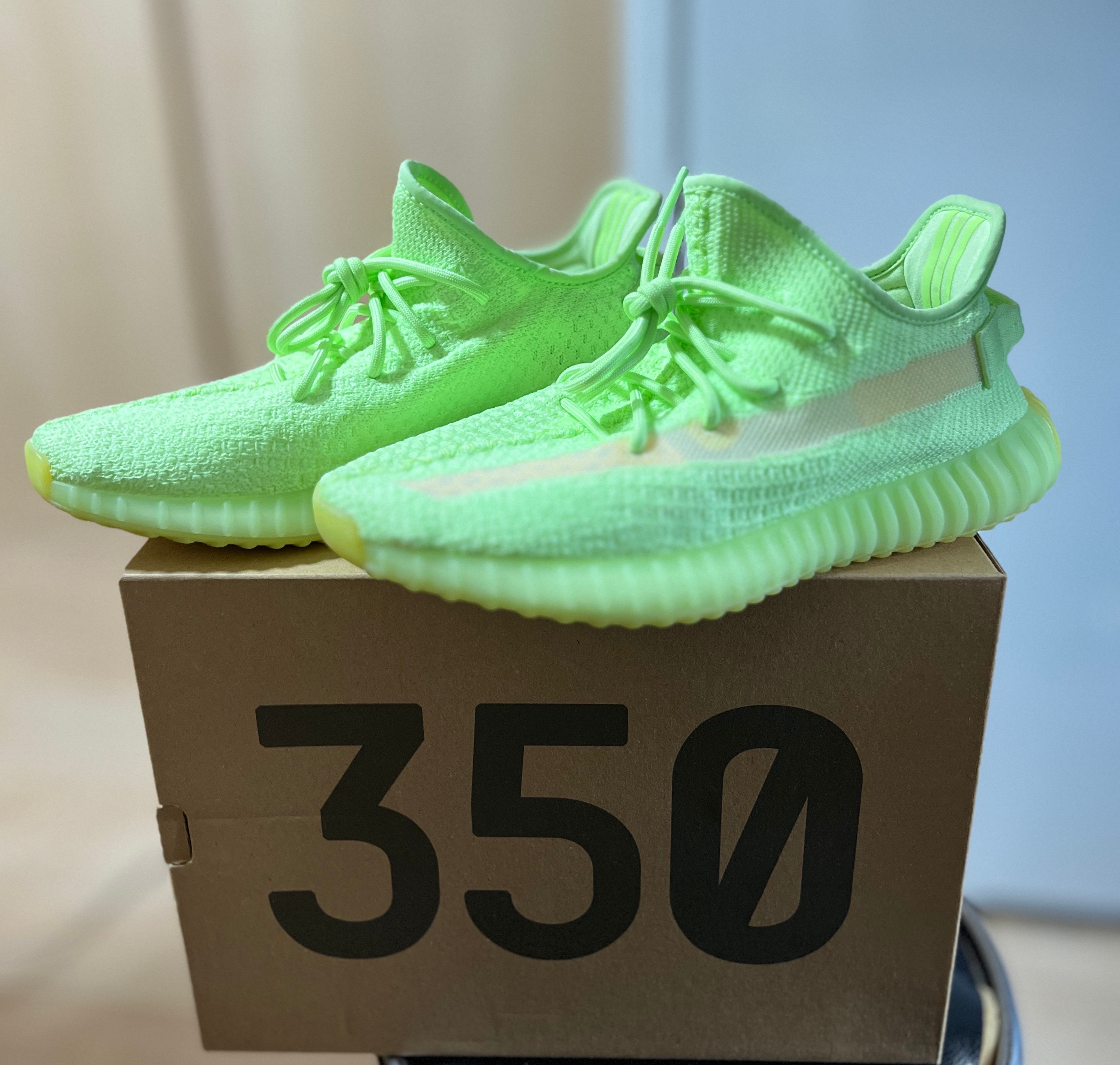 ADIDAS YEEZY BOOST 350 V2 "GLOW IN THE DARK"