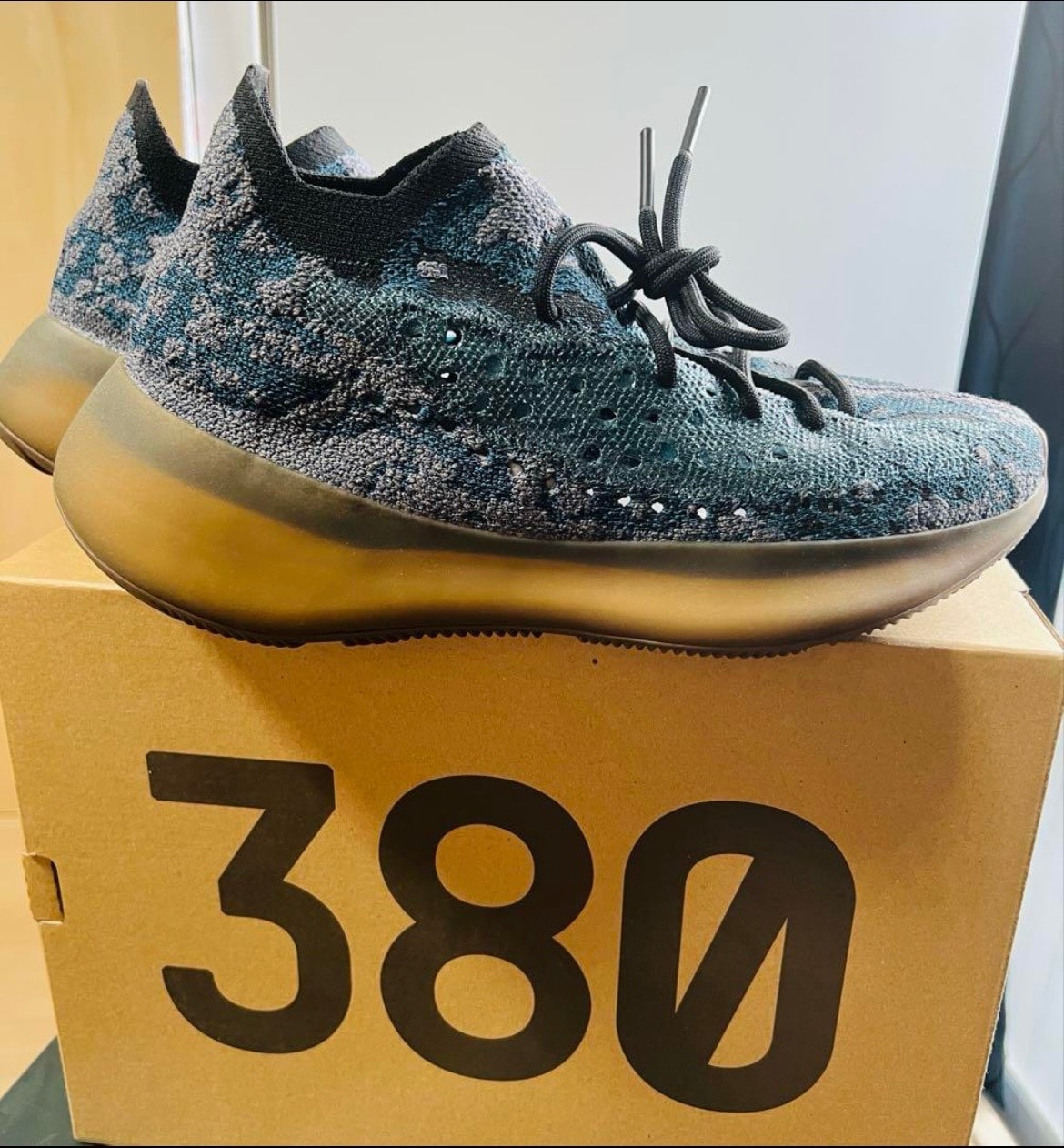 アディダス イージーブースト380 "コベライト"