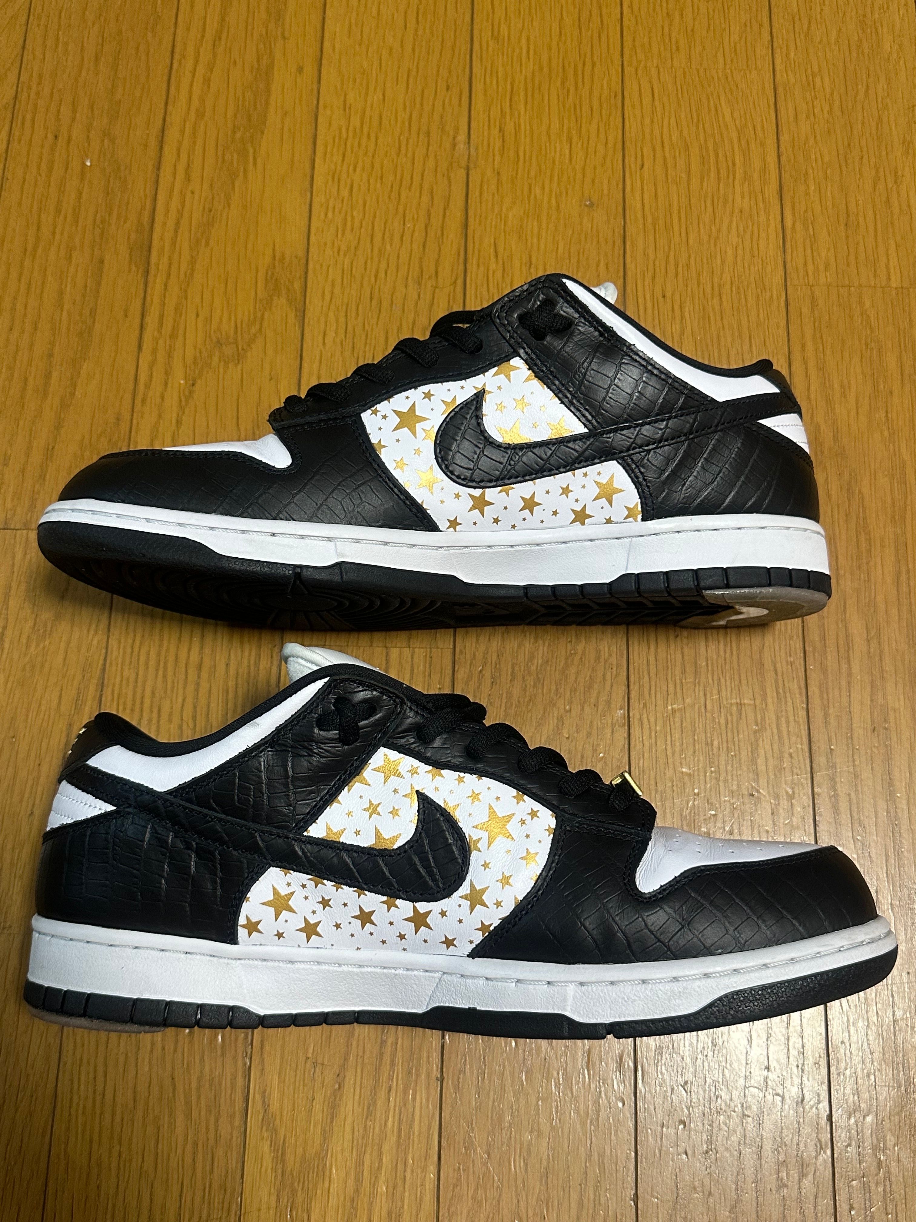 Supreme × Nike SB Dunk Low OG QS Gold Stars "White/Black"
