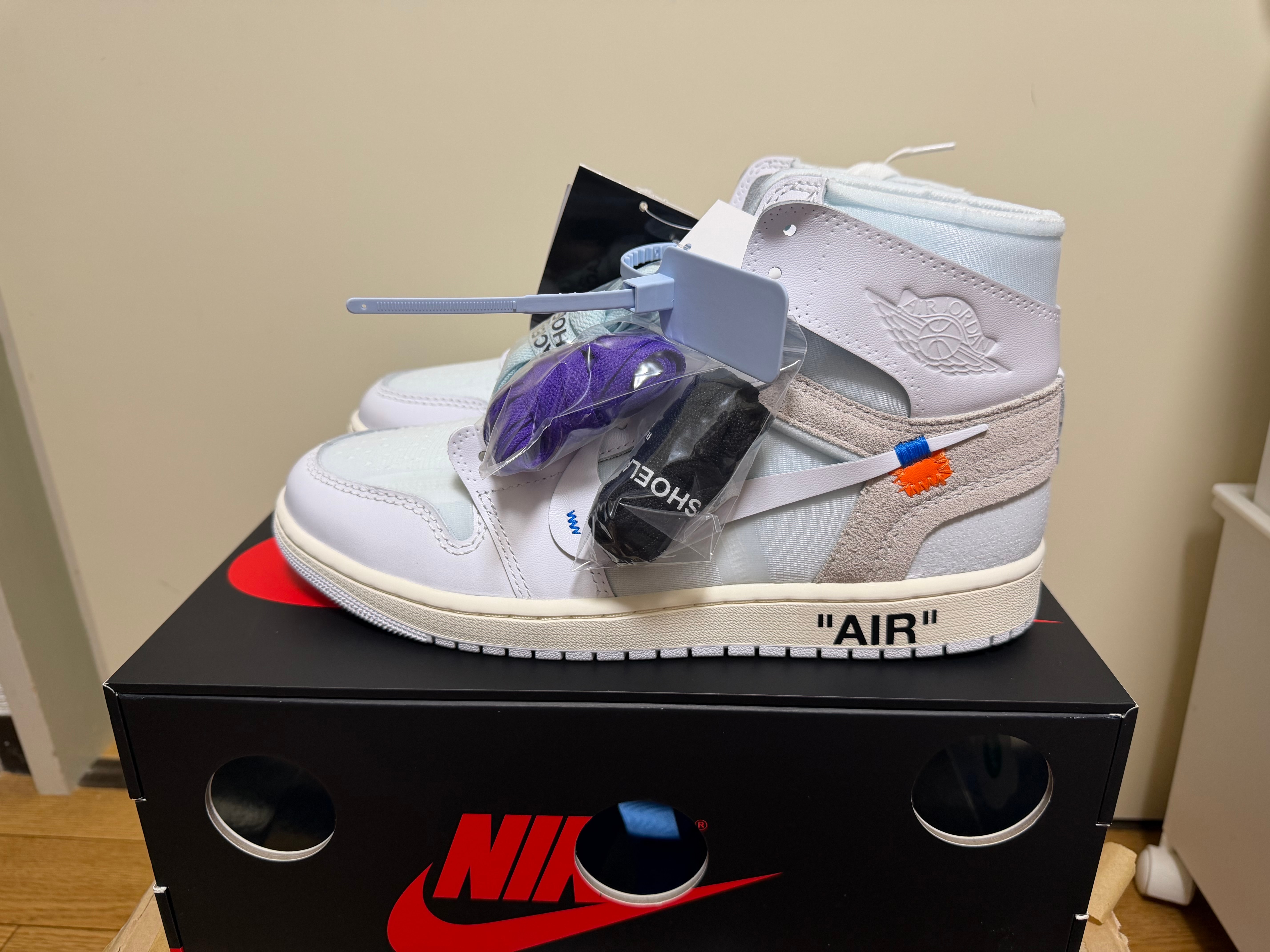 Virgil Abloh Archive (V.A.A.) × Nike Air Jordan 1 Retro High OG "Alaska"