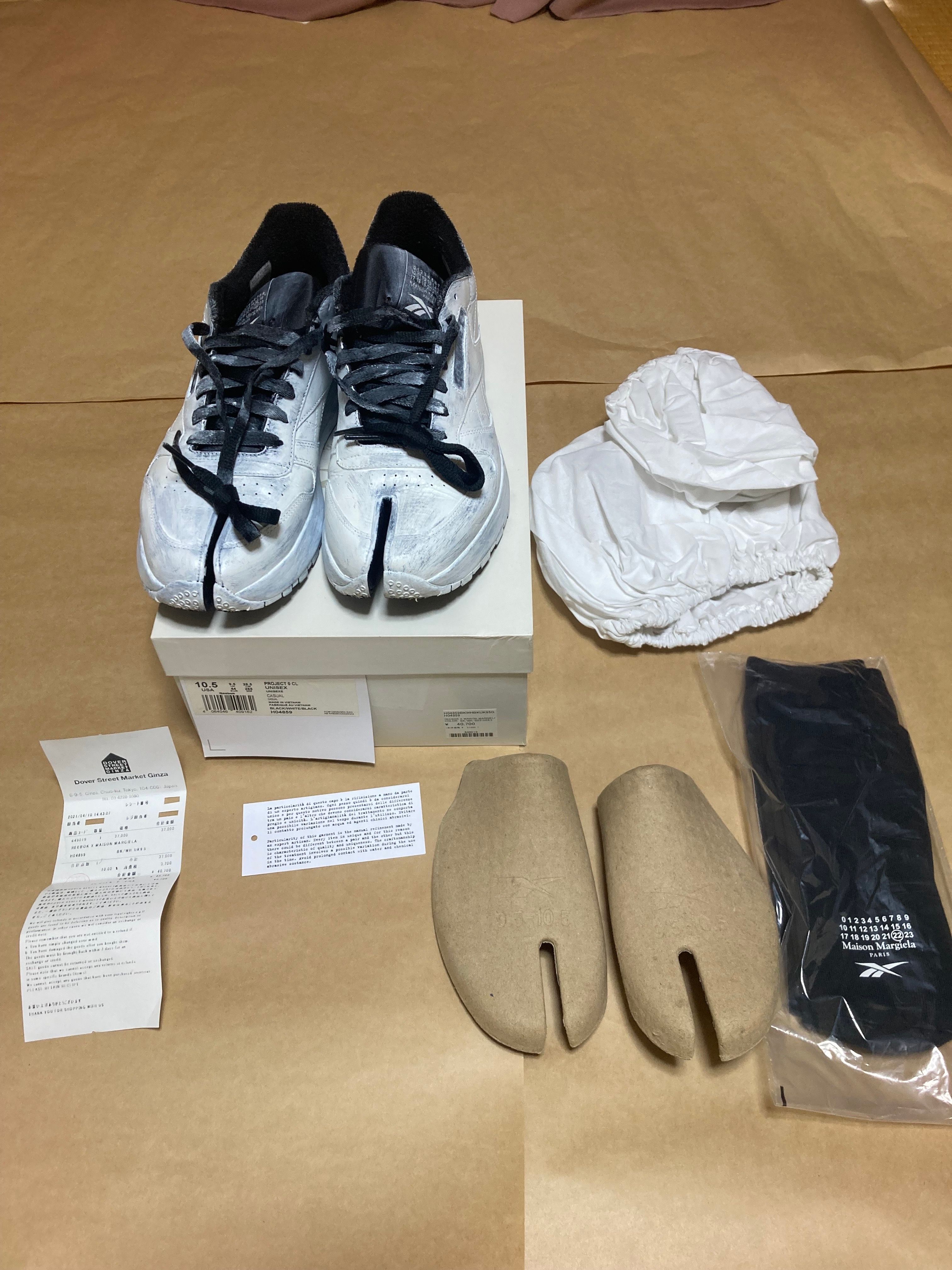 Maison Margiela × Reebok Classic Leather Tabi "Bianchetto"