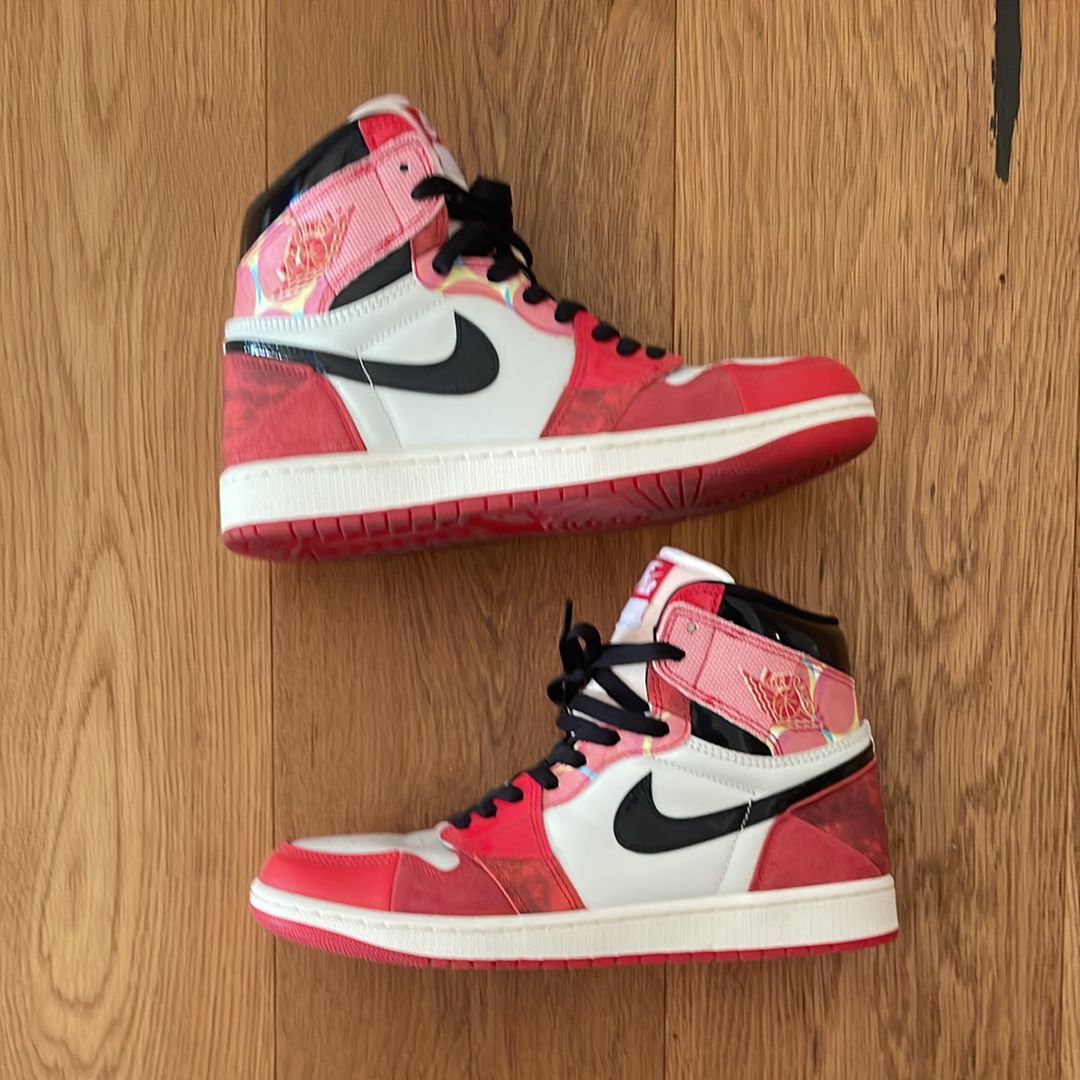 Spider-Man × Nike Air Jordan 1 Retro High OG SP "Spider-Man: Across the Spider-Verse/University Red"