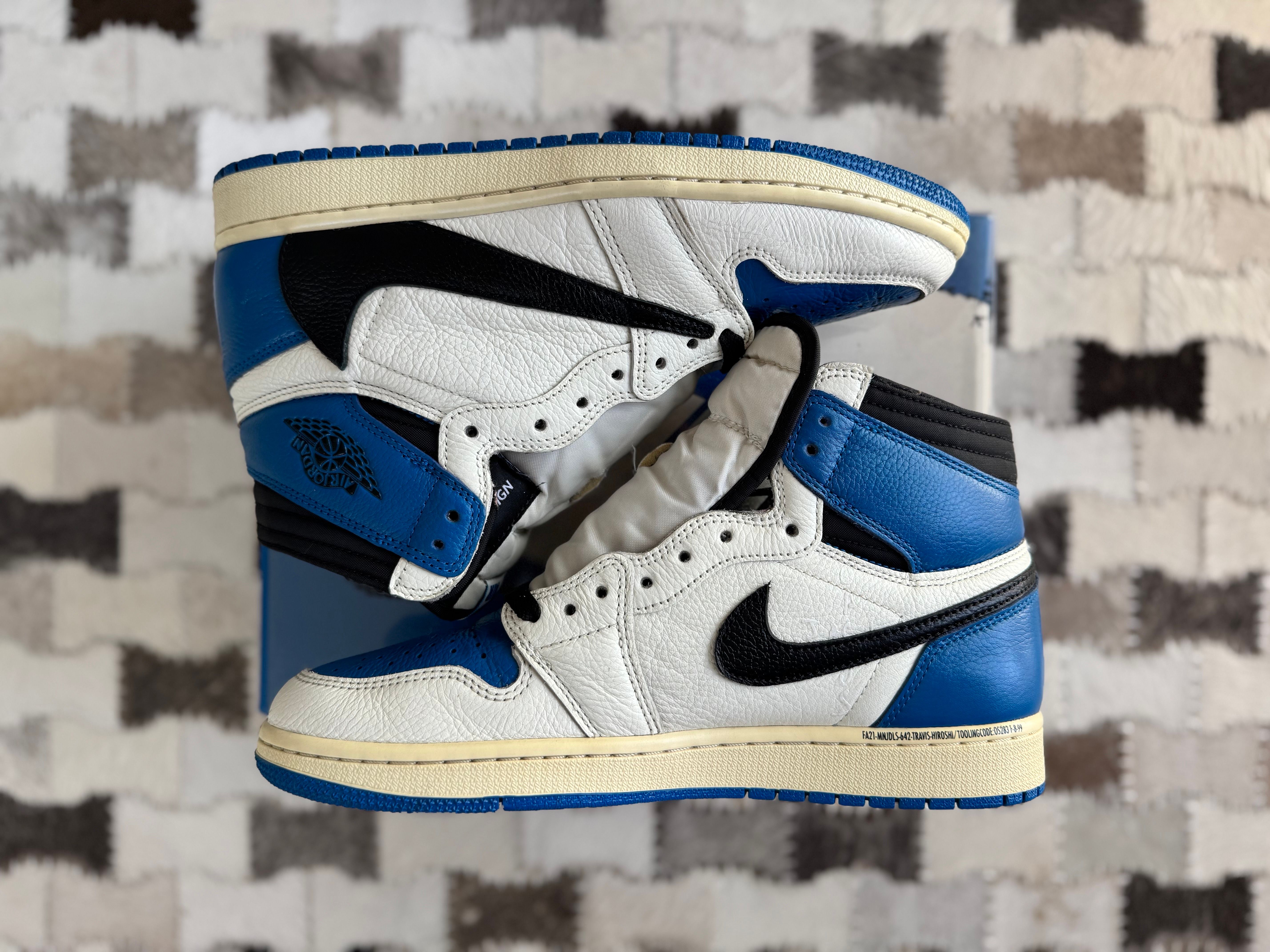 Travis Scott × fragment design × Nike Air Jordan 1 Retro High OG SP "Military Blue"
