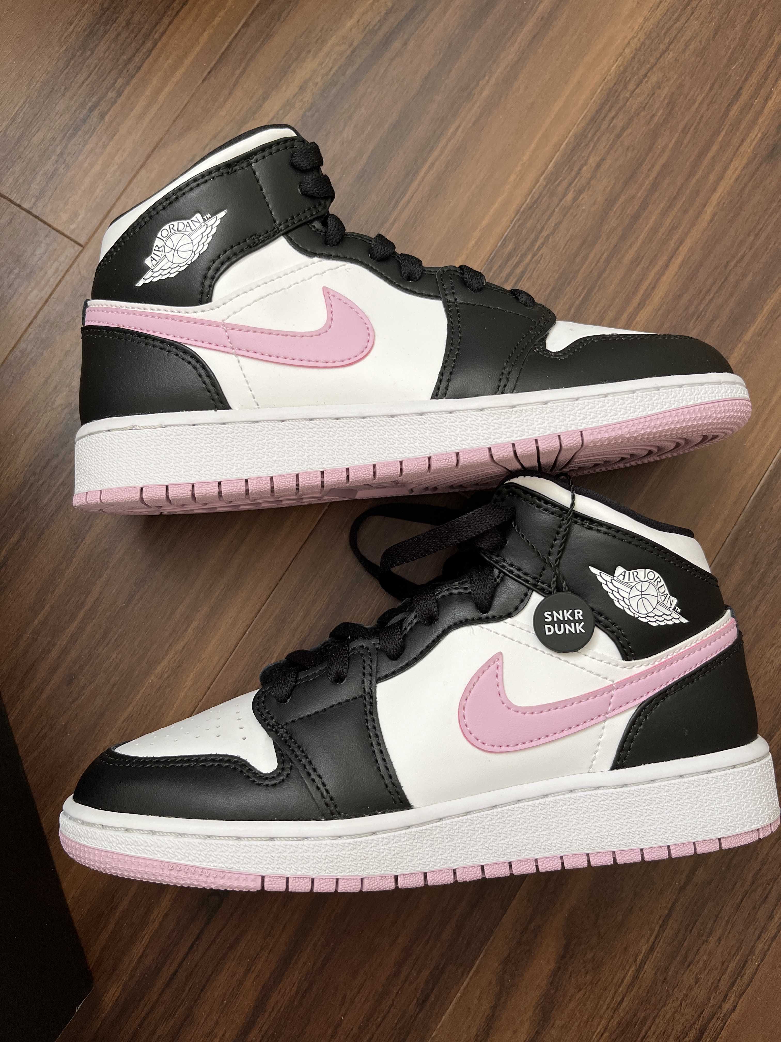 Nike GS Air Jordan 1 Mid "White/Black/Light Arctic Pink"