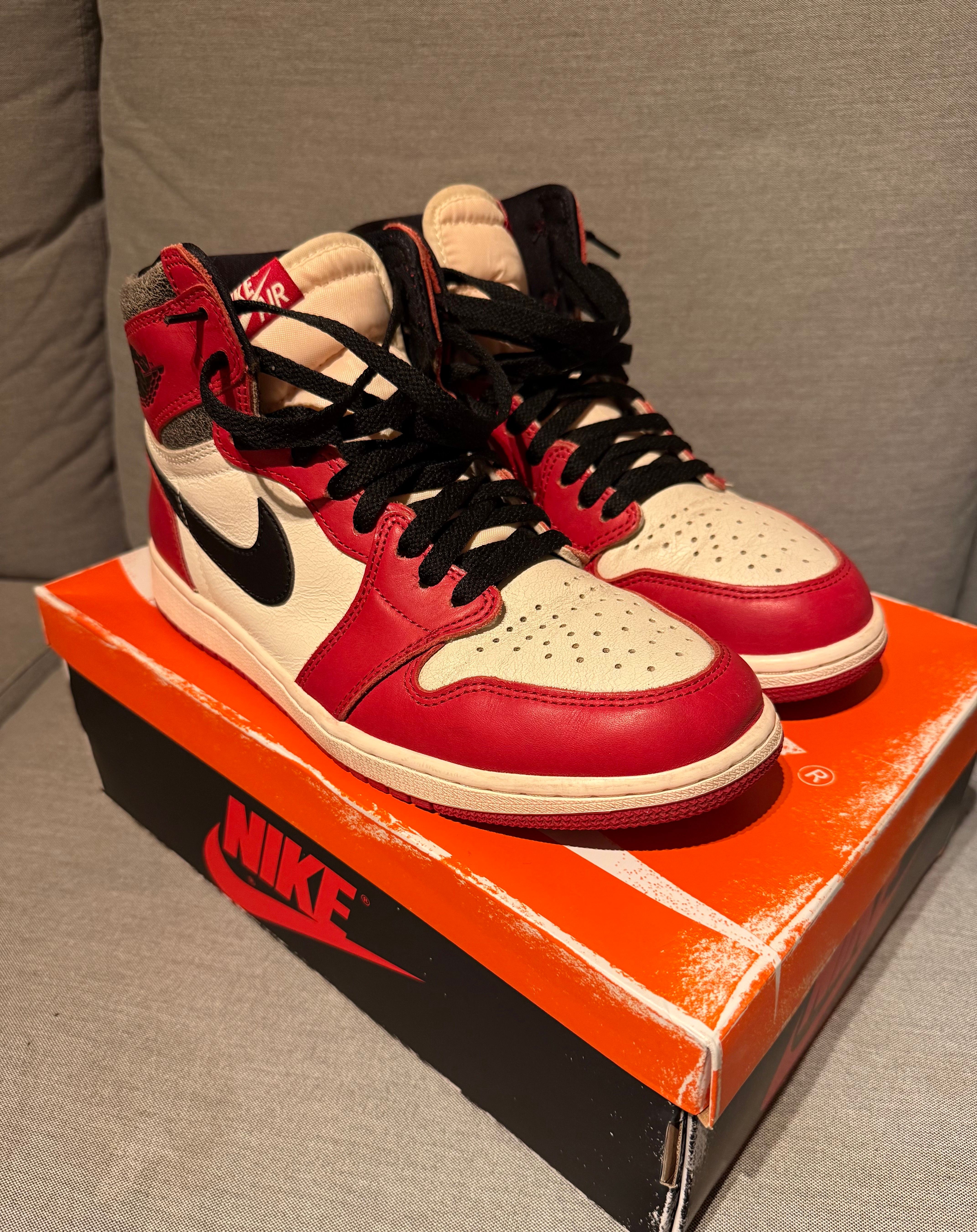 Nike Air Jordan 1 High OG "Lost & Found/Chicago"