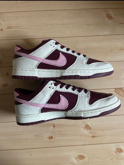 Nike Dunk Low "Valentine’s Day" (2023)