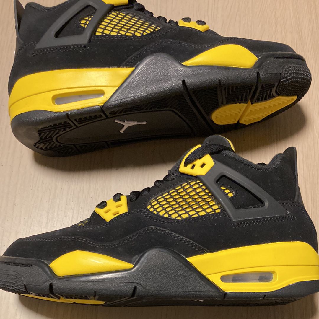 Nike GS Air Jordan 4 Retro "Thunder"(2023)