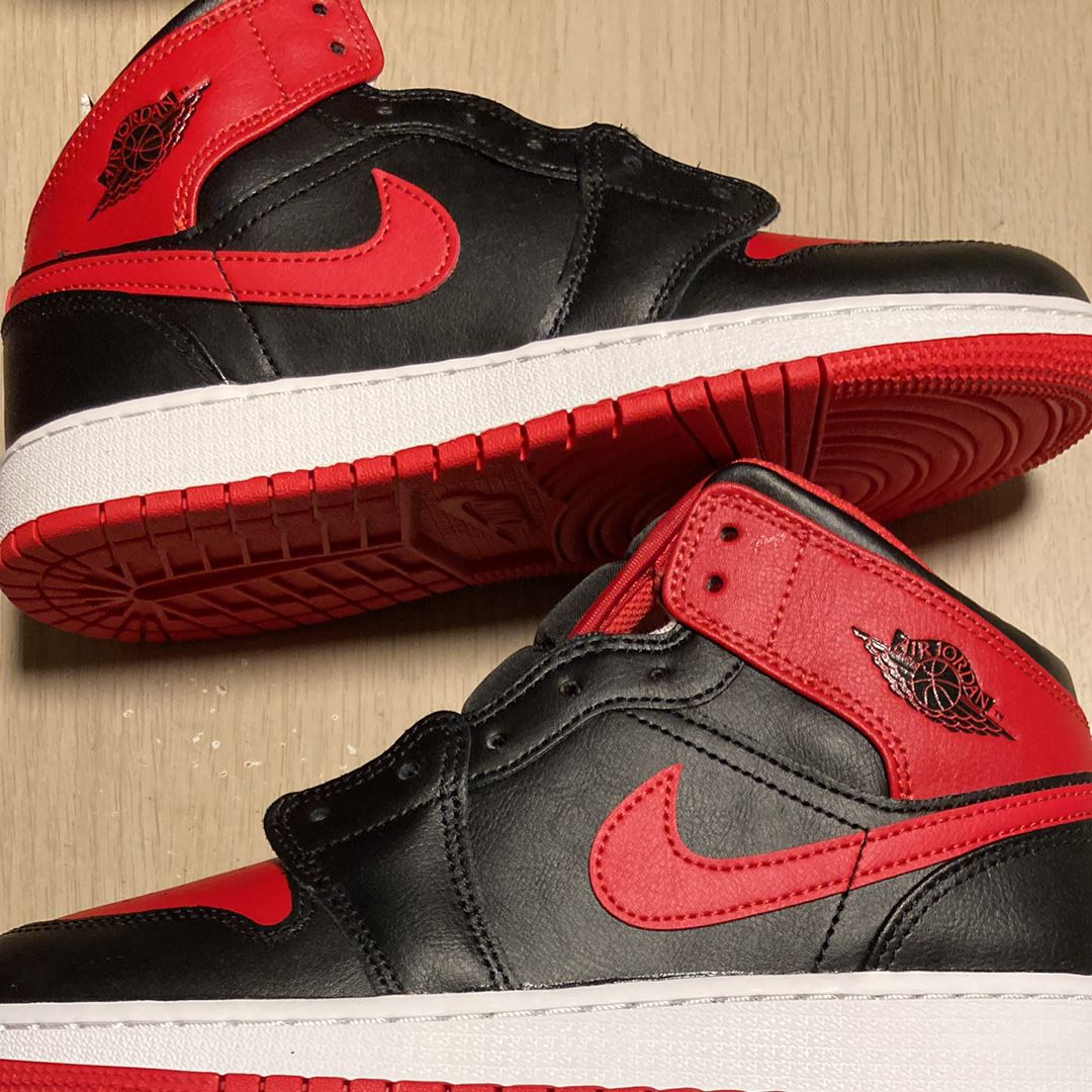 Nike GS Air Jordan 1 Mid "Bred Toe"