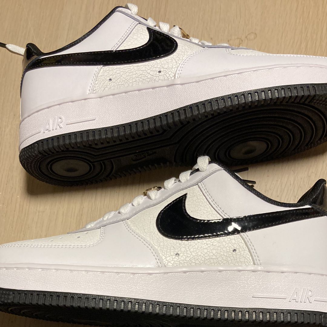 Nike Air Force 1 Low '07 LV8 "World Champ/White and Black"