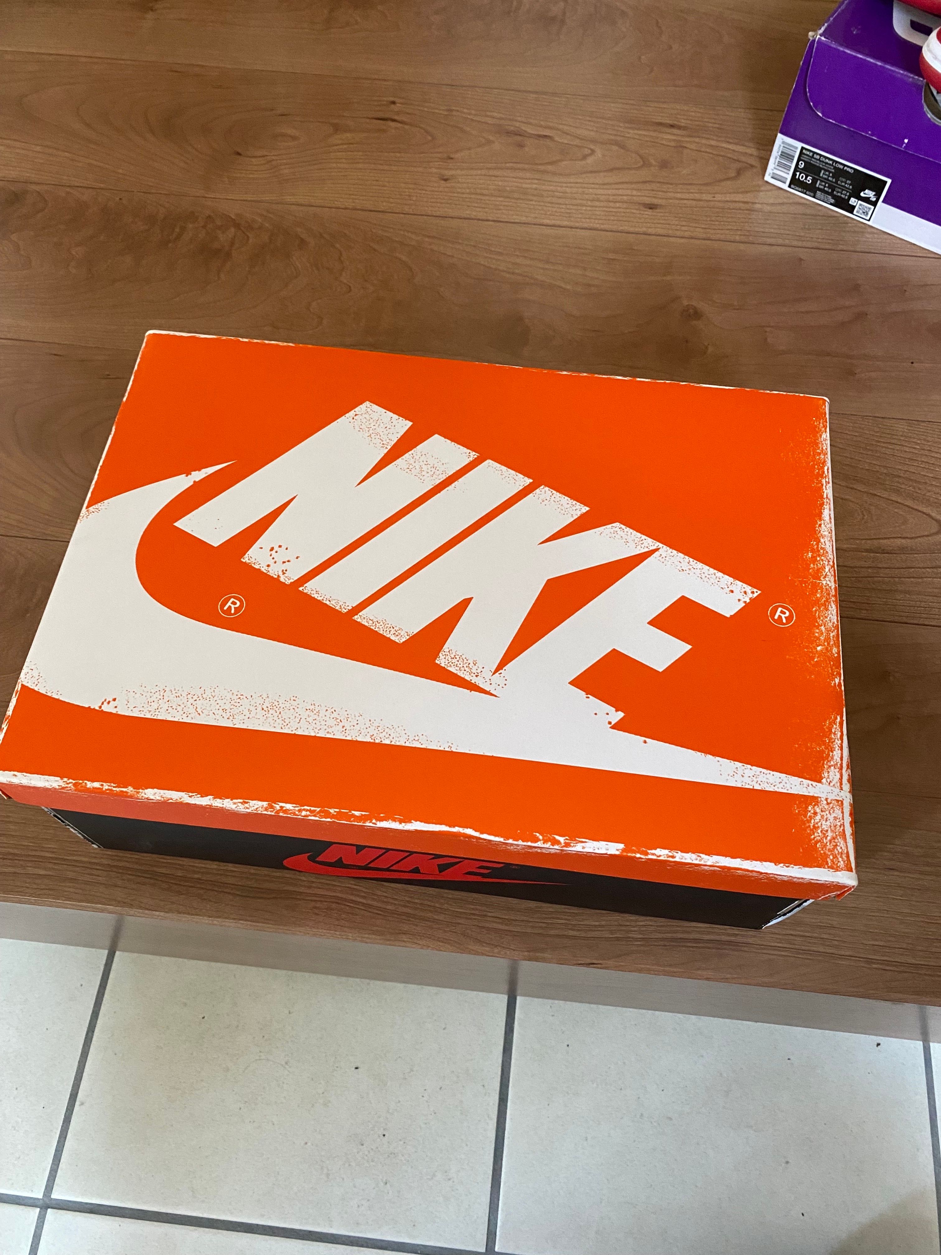 Nike Air Jordan 1 High OG "Lost & Found/Chicago"