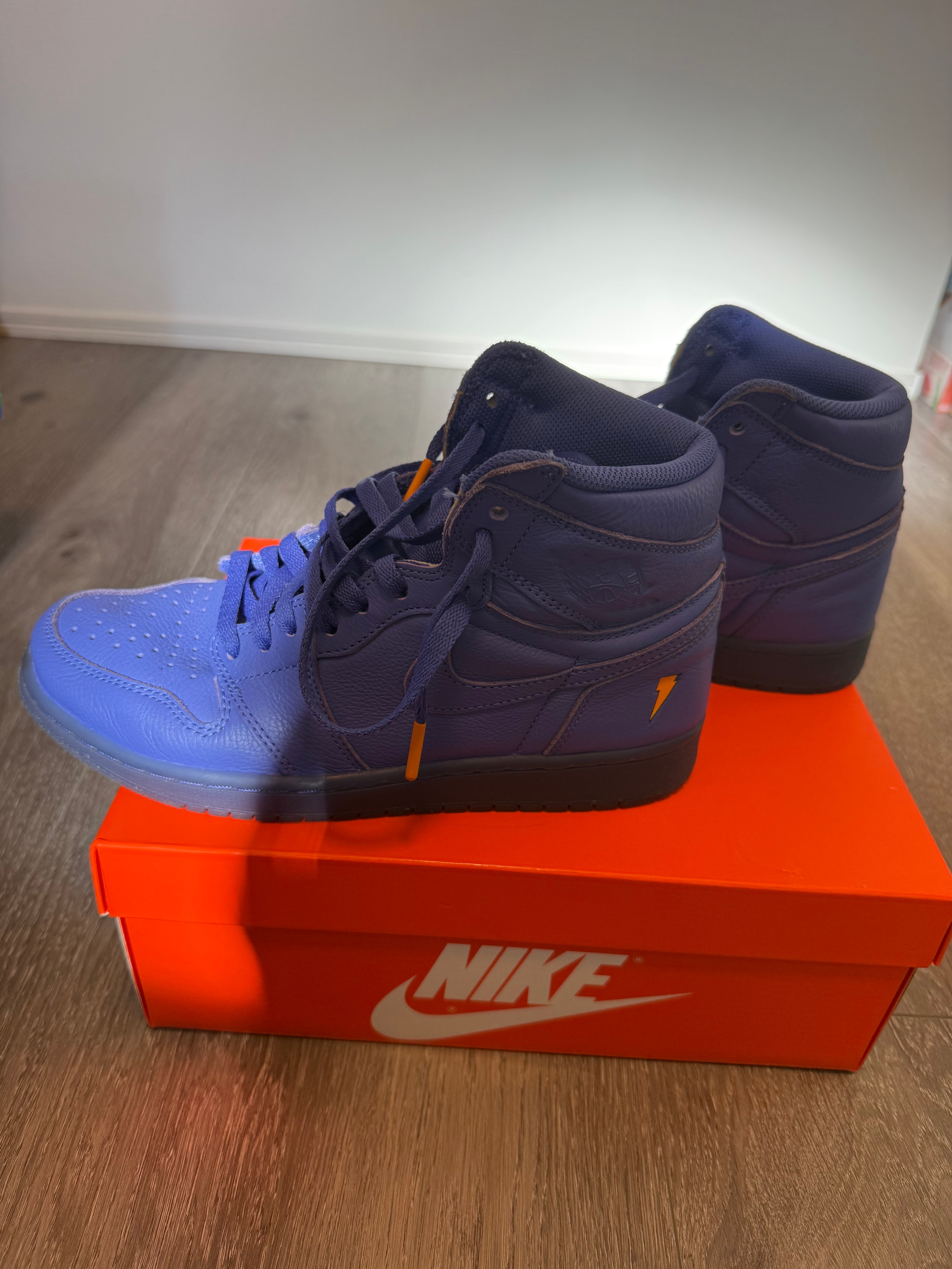 ナイキ エアジョーダン1 レトロ ハイ ゲータレード "ラッシュ バイオレット"