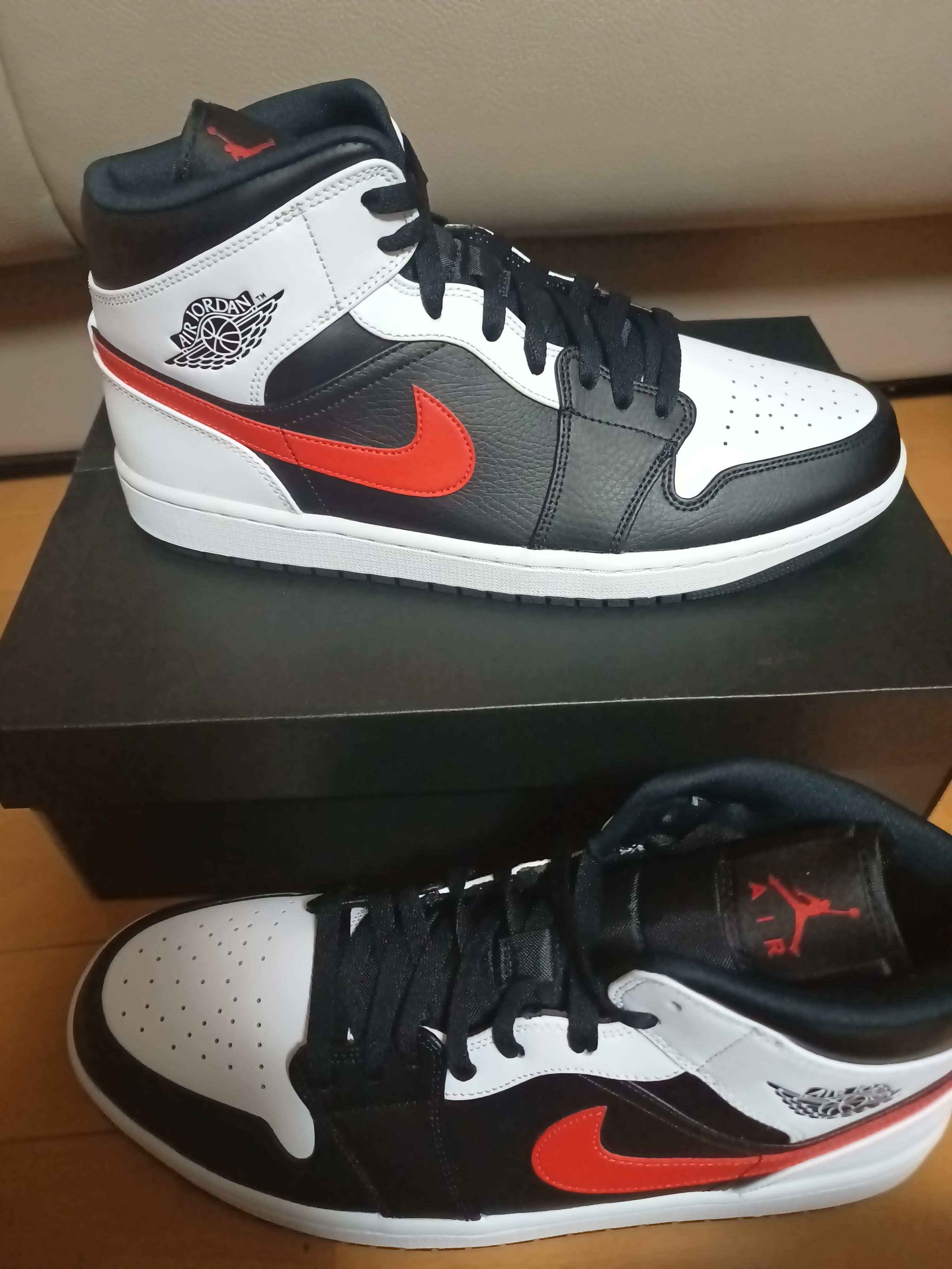 NIKE AIR JORDAN 1 MID "BLACK/CHILE RED/WHITE"