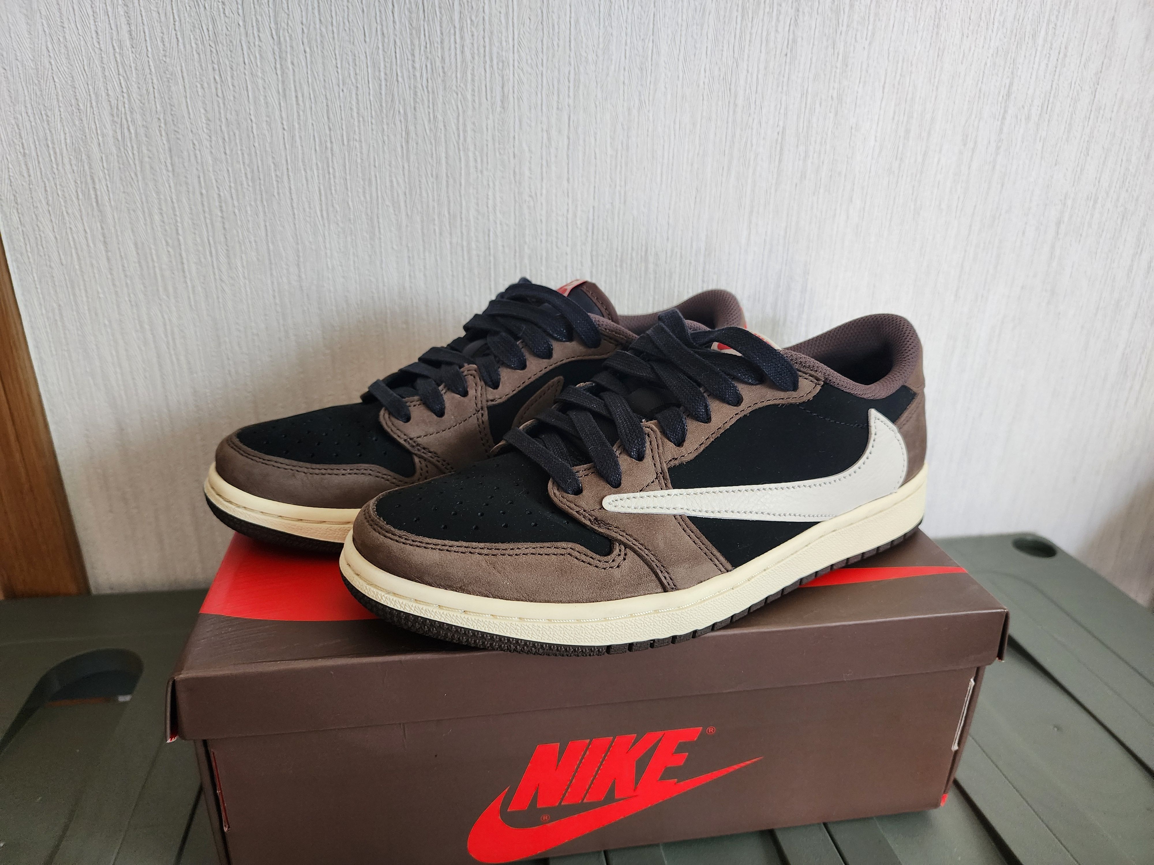 Travis Scott × Nike Air Jordan 1 Low OG SP-T  "Black/Dark Mocha"