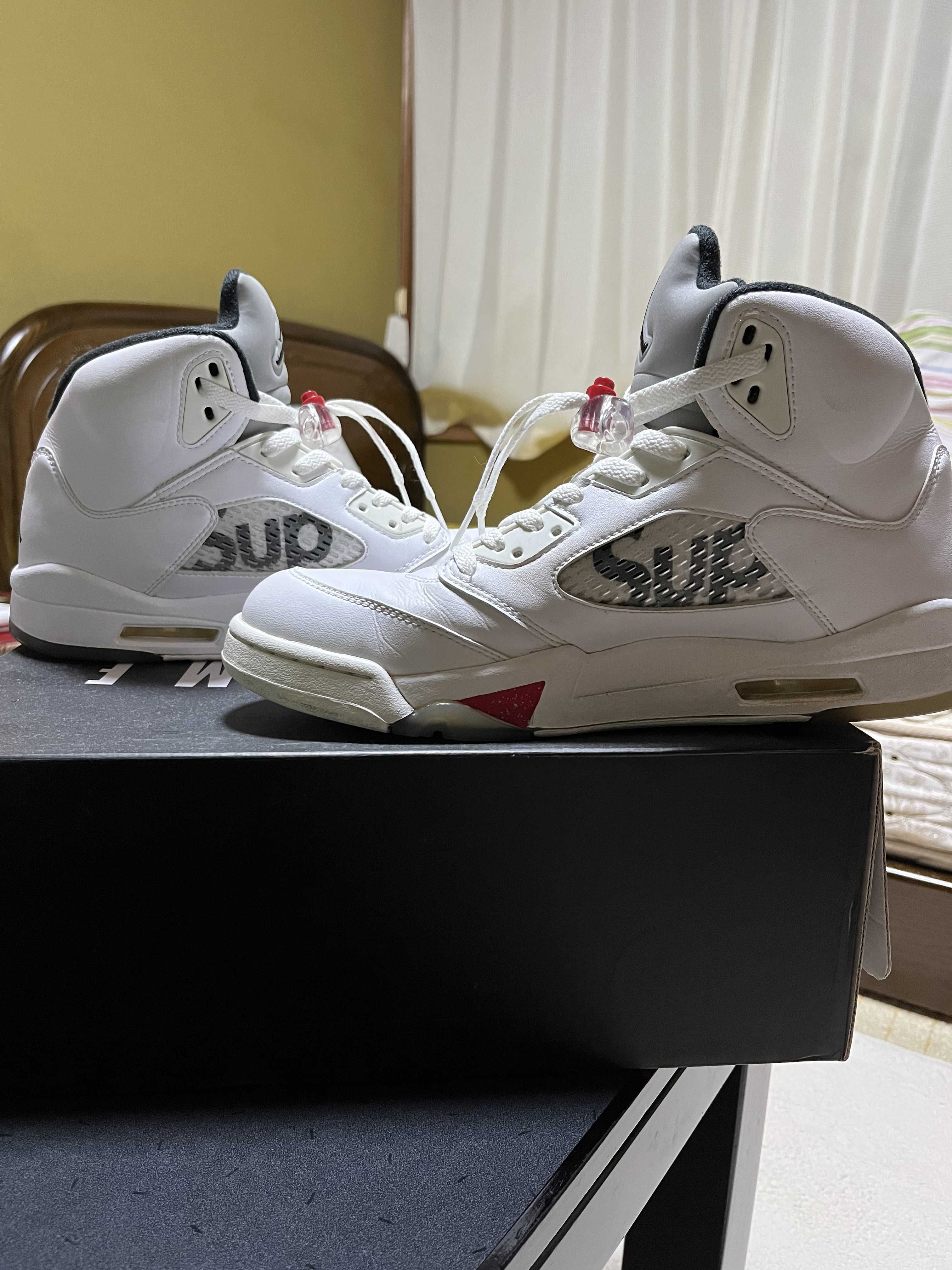 Supreme × Nike Air Jordan 5 Retro "White"