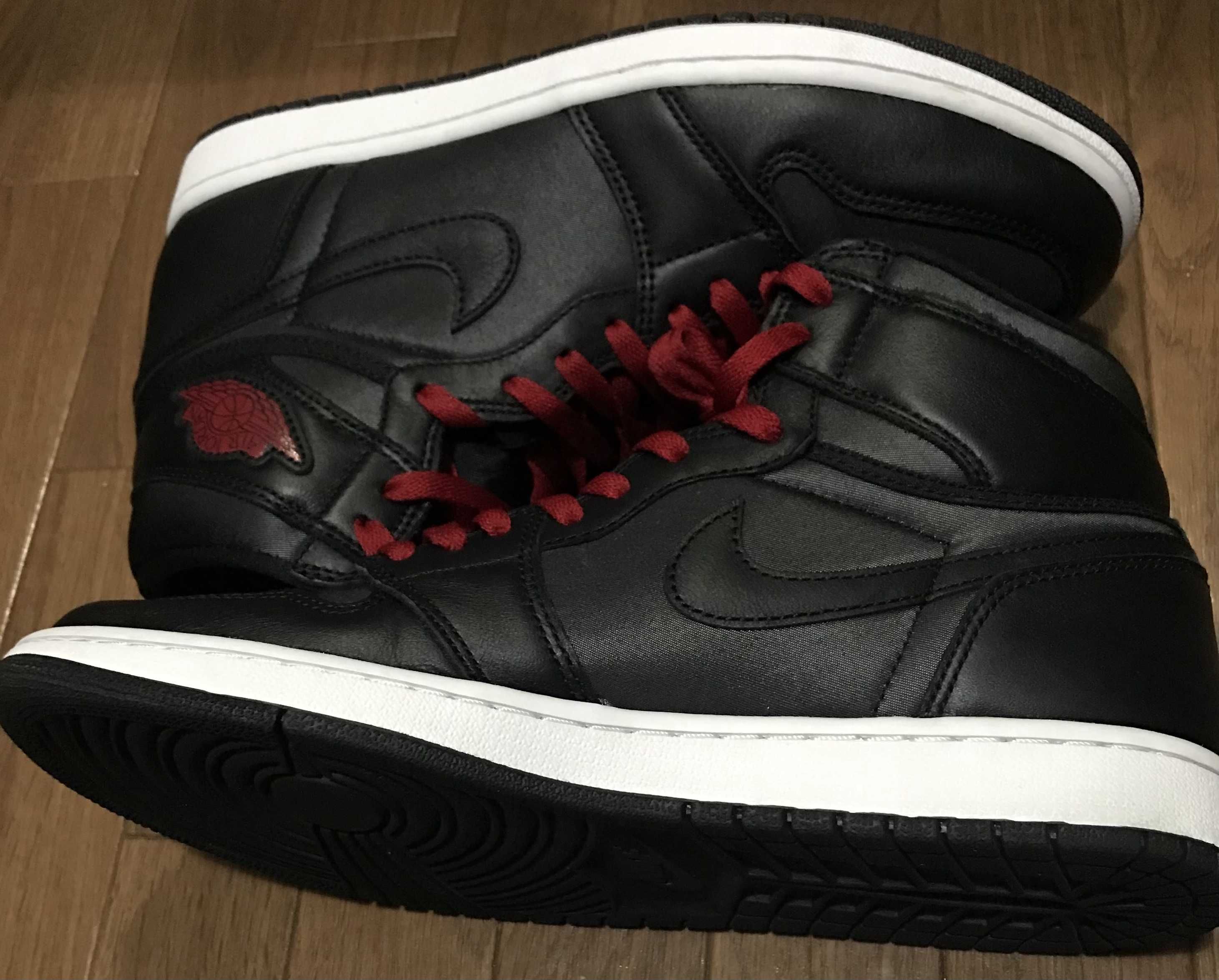 Nike Air Jordan 1 Retro High OG "Black/Metallic Silver/Gym Red"  