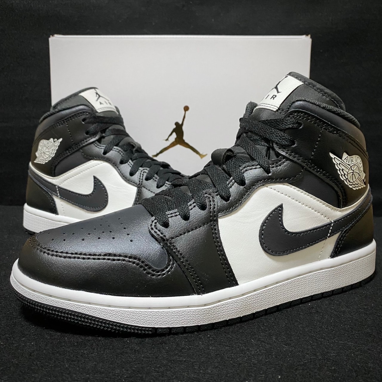 Nike Air Jordan 1 Mid "Black/Summit White/Off Noir"