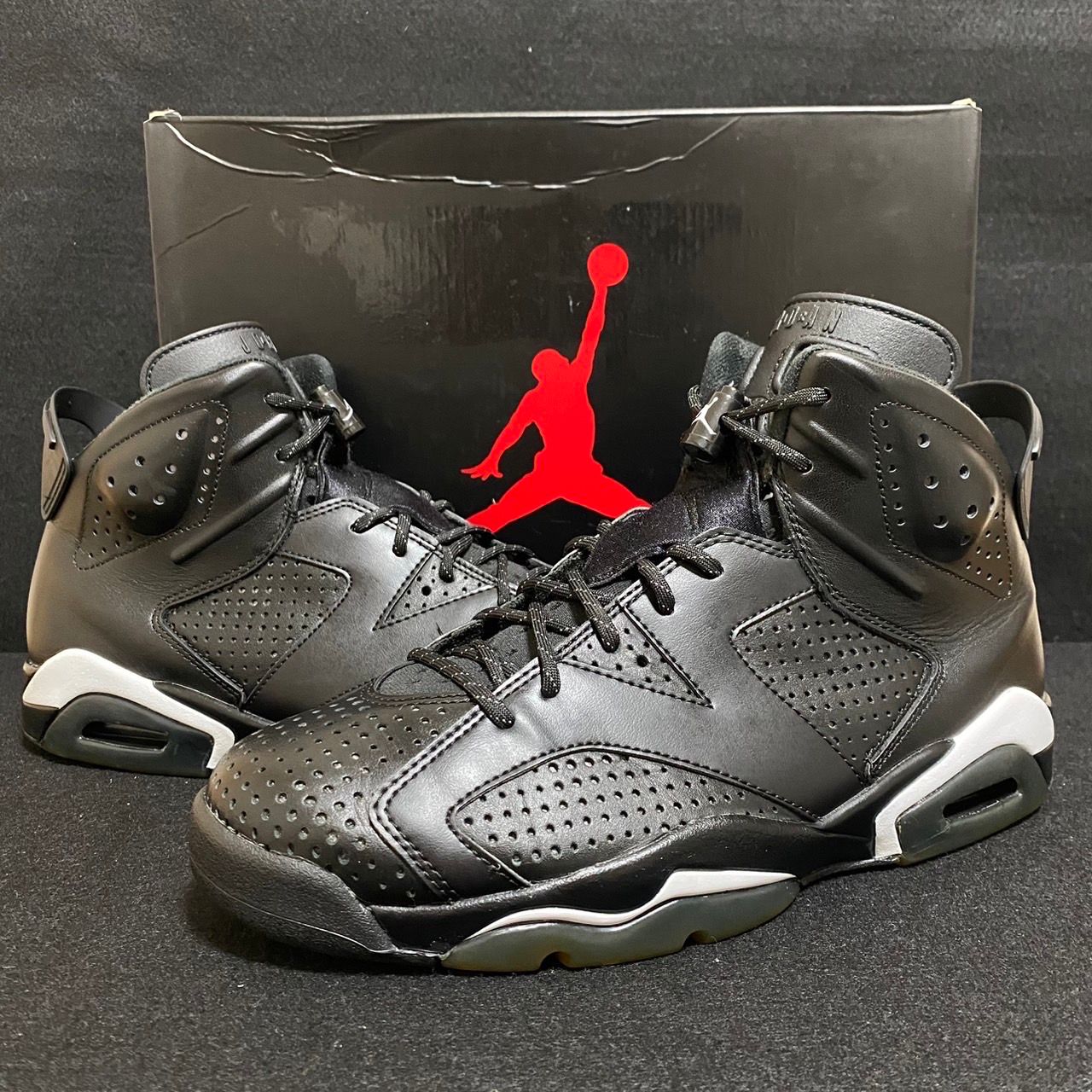 NIKE AIR JORDAN 6 RETRO "BLACK CAT"